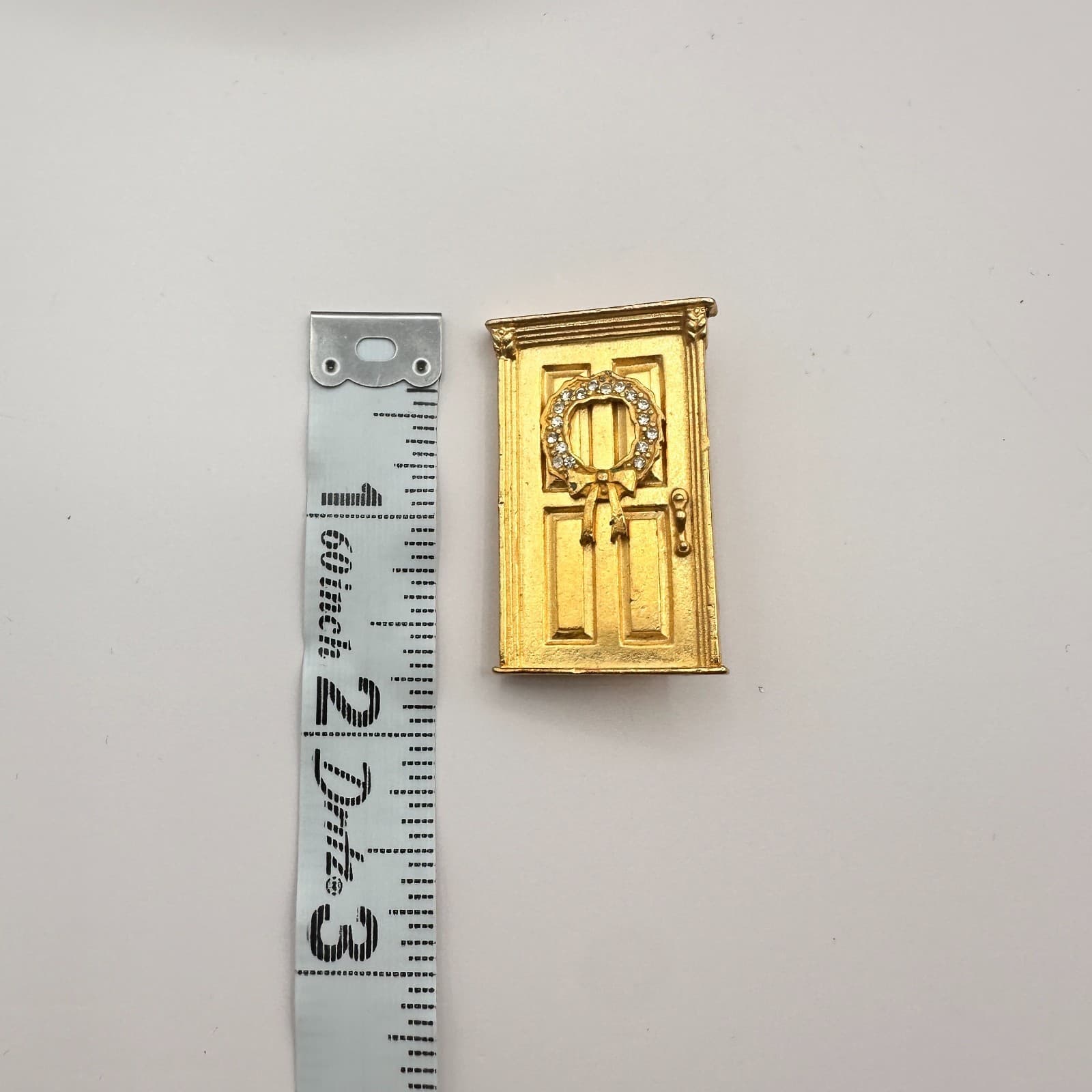 Vintage 90s Christmas Front Door Wreath Gold Tone Brooch Pin Clear Glass Jewelry - Thumbnail 7
