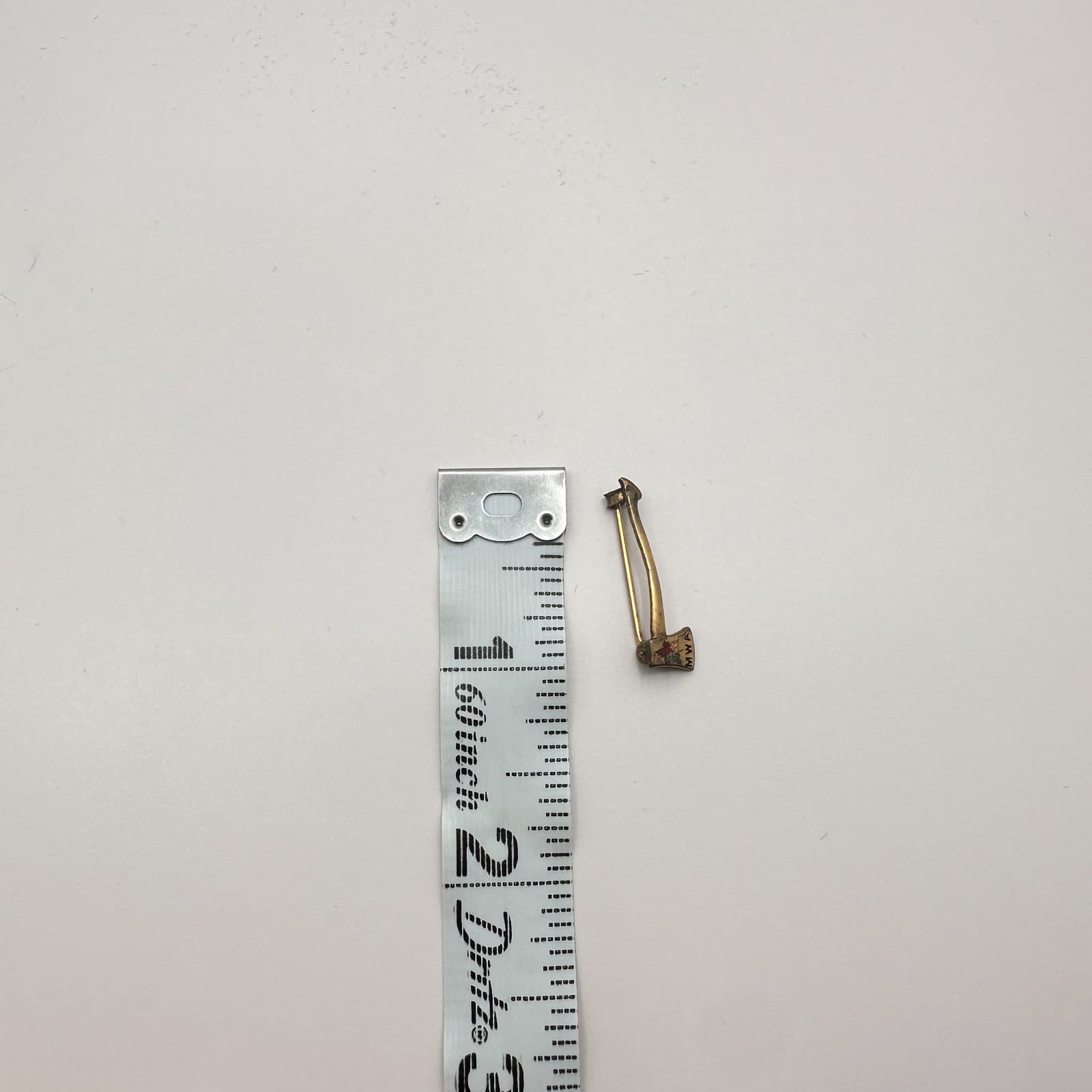 Vintage 90s Modern Woodmen of America MWA Axe Pin Gold Tone Fashion Jewelry - Thumbnail 7