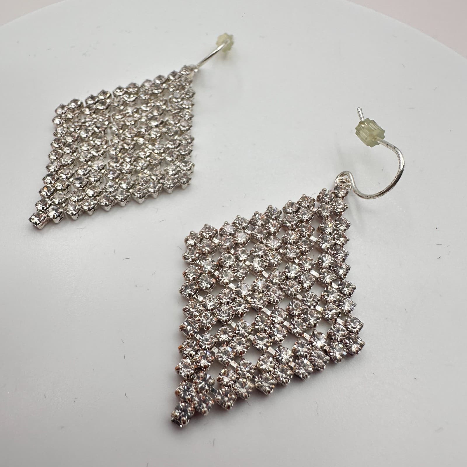 Vintage 90s SilverTone Rhombus Drop Earrings White Glass Classic Fashion Jewelry - Thumbnail 5