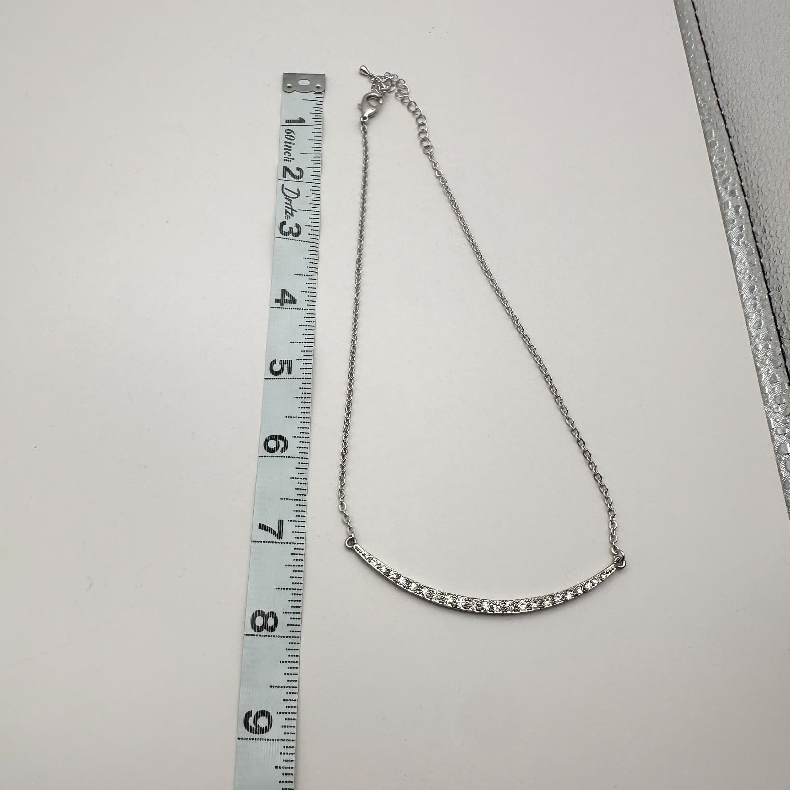 Vintage 90s Silver Tone Curved Bar Necklace Clear Glass Women's Fashion Jewelry - Thumbnail 7