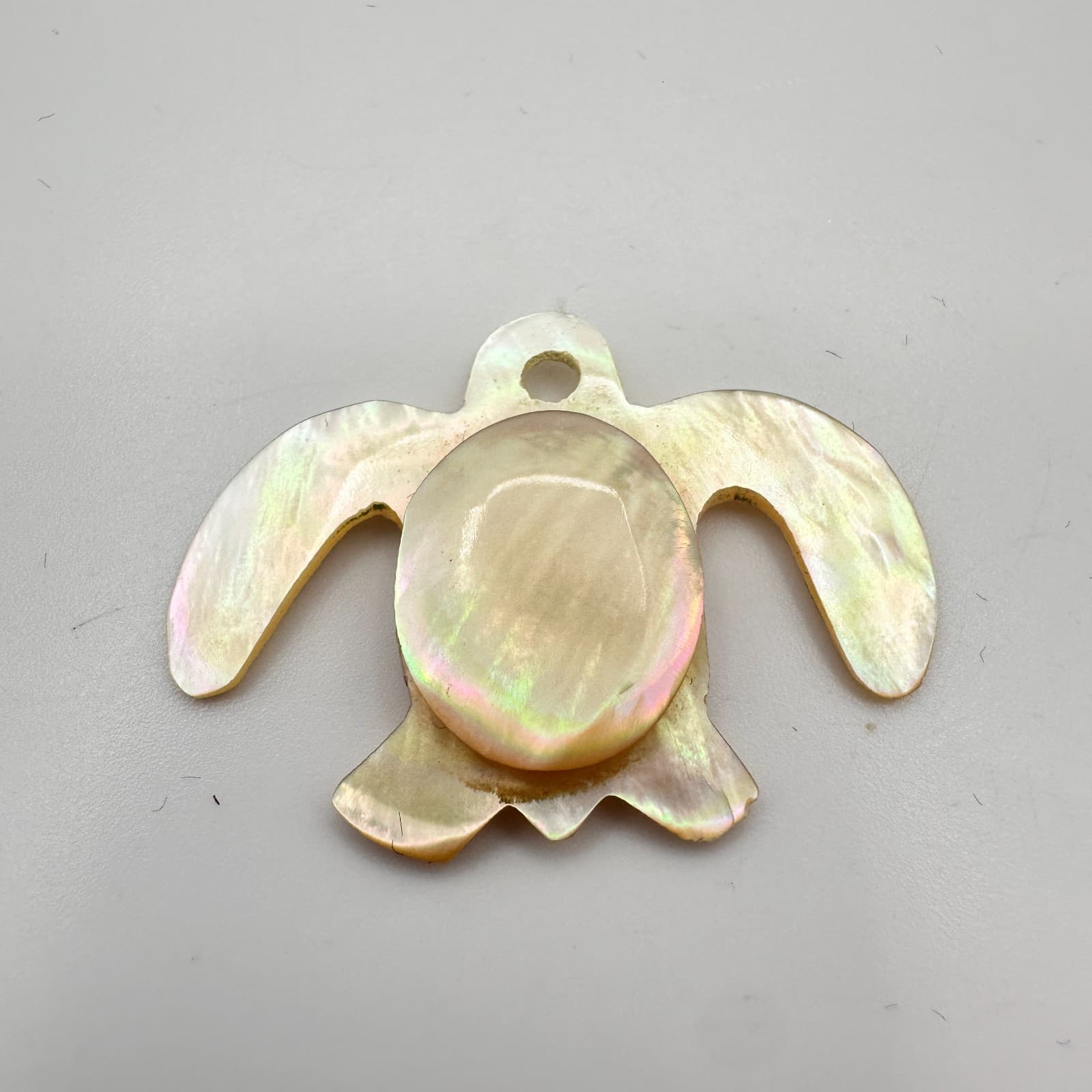 Vintage 90s Sea Turtle Pendant MOP Iridescent Cream Beachwear Fashion Jewelry
