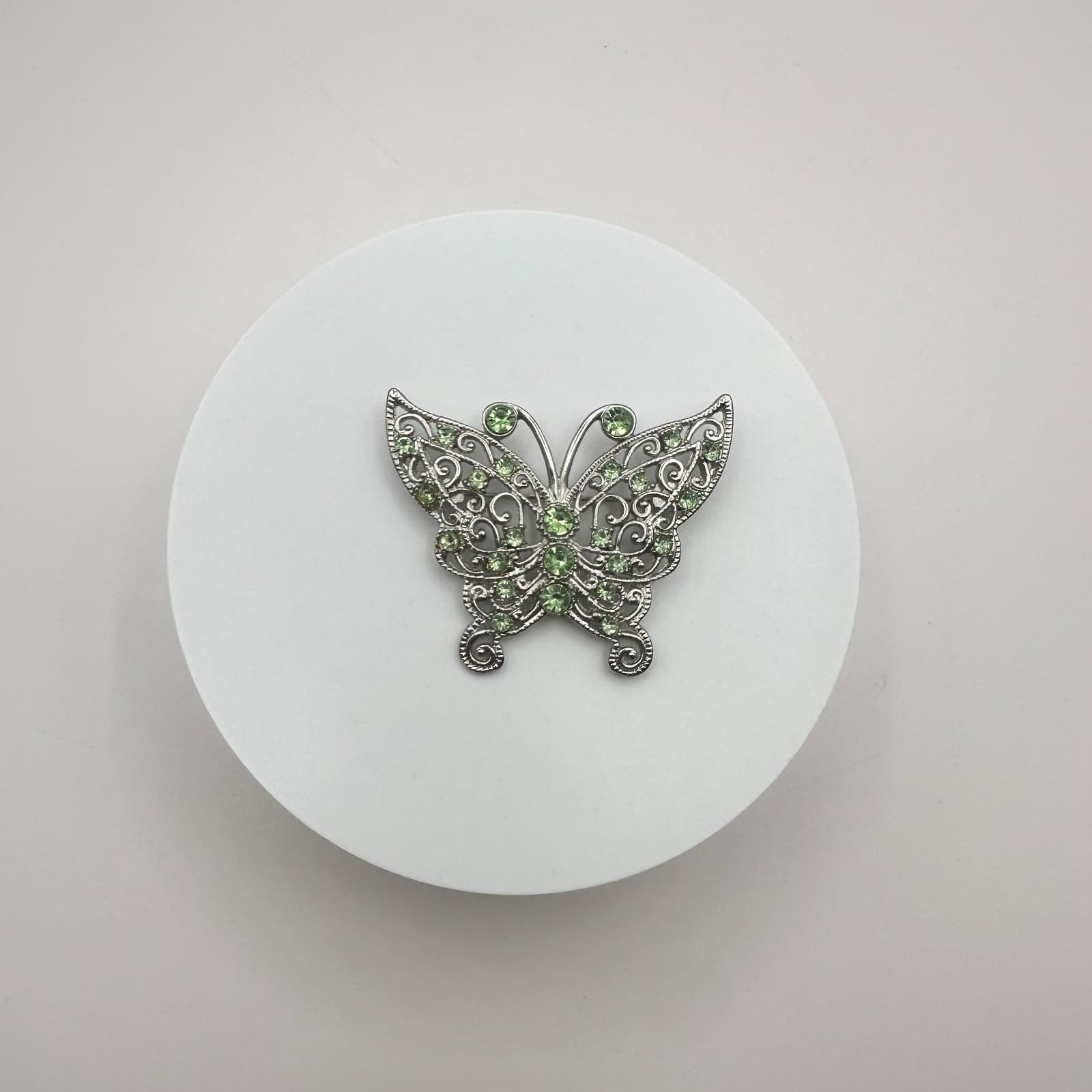Vintage Y2K Silver Tone Green Rhinestone Filigree Butterfly Brooch Pin Jewelry - Thumbnail 2