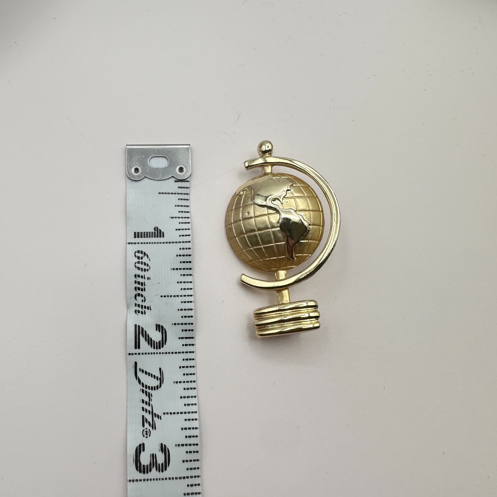 Vintage 80s 90s Gold Tone Globe Brooch Pin Travel Map Classic Fashion Jewelry - Thumbnail 7