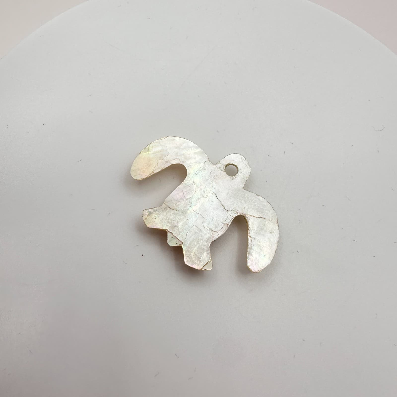 Vintage 90s Sea Turtle Pendant MOP Iridescent Cream Beachwear Fashion Jewelry - Thumbnail 6