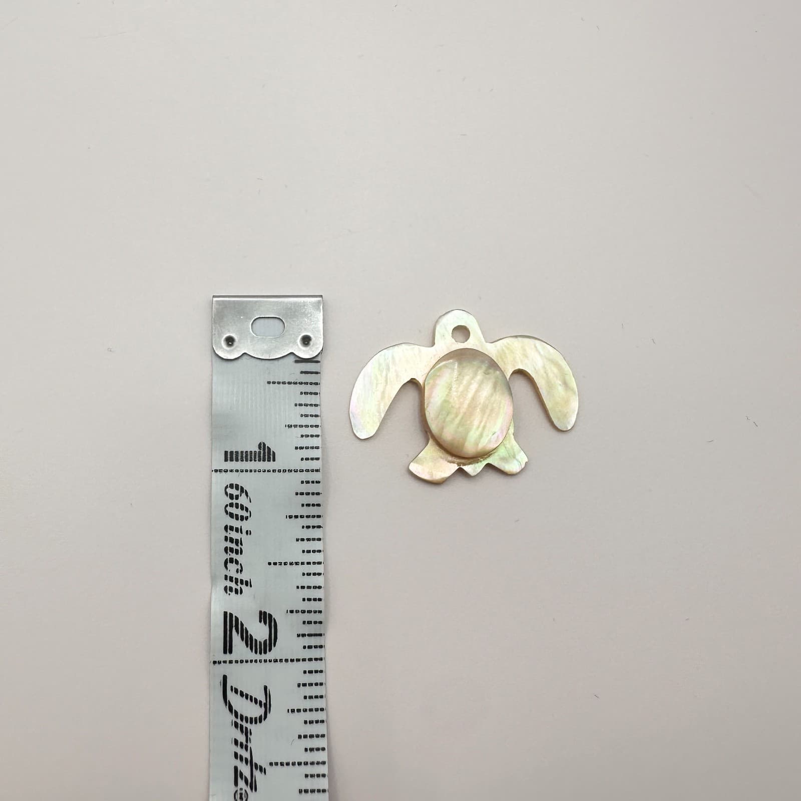 Vintage 90s Sea Turtle Pendant MOP Iridescent Cream Beachwear Fashion Jewelry - Thumbnail 7