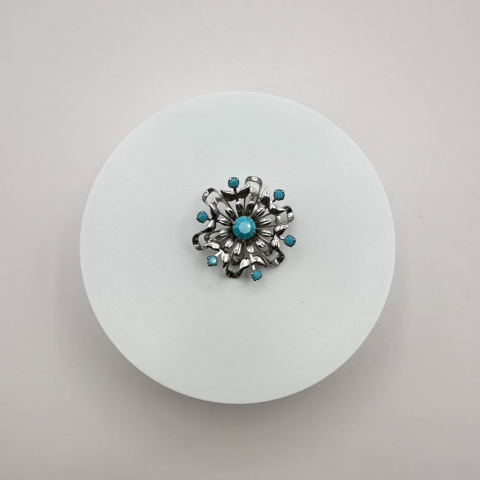 Vintage 90s Silver Tone Blue Glass Floral Sunburst Brooch Pin Retro Jewelry - Thumbnail 2
