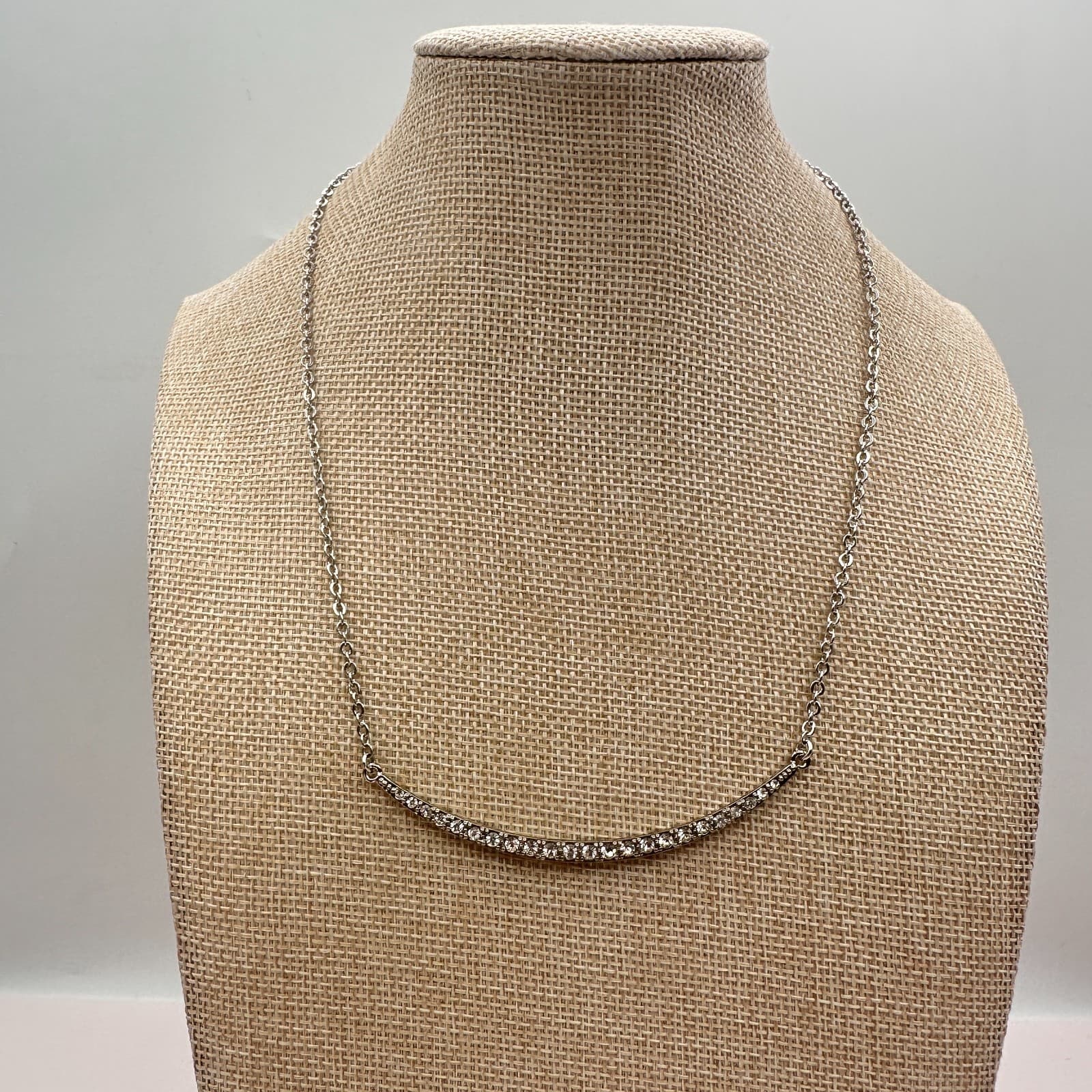 Vintage 90s Silver Tone Curved Bar Necklace Clear Glass Women's Fashion Jewelry - Thumbnail 5