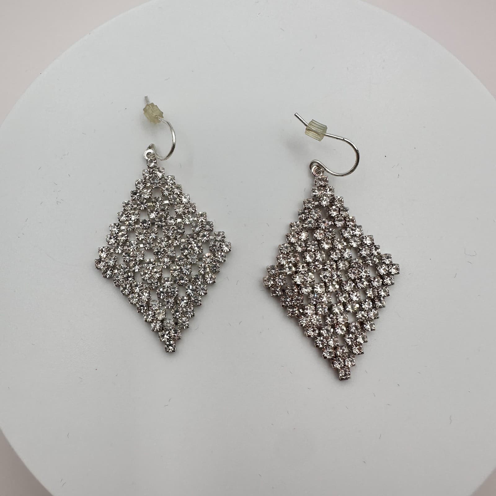 Vintage 90s SilverTone Rhombus Drop Earrings White Glass Classic Fashion Jewelry - Thumbnail 3