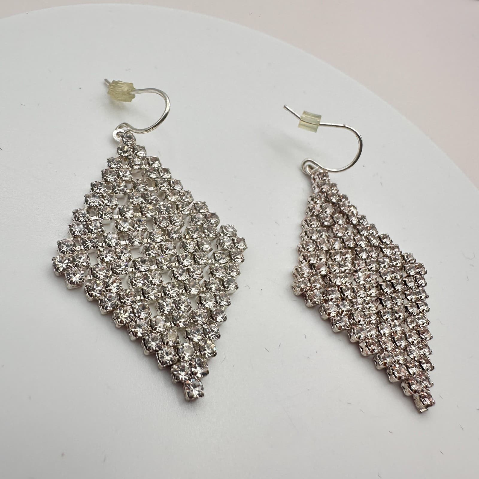 Vintage 90s SilverTone Rhombus Drop Earrings White Glass Classic Fashion Jewelry - Thumbnail 4