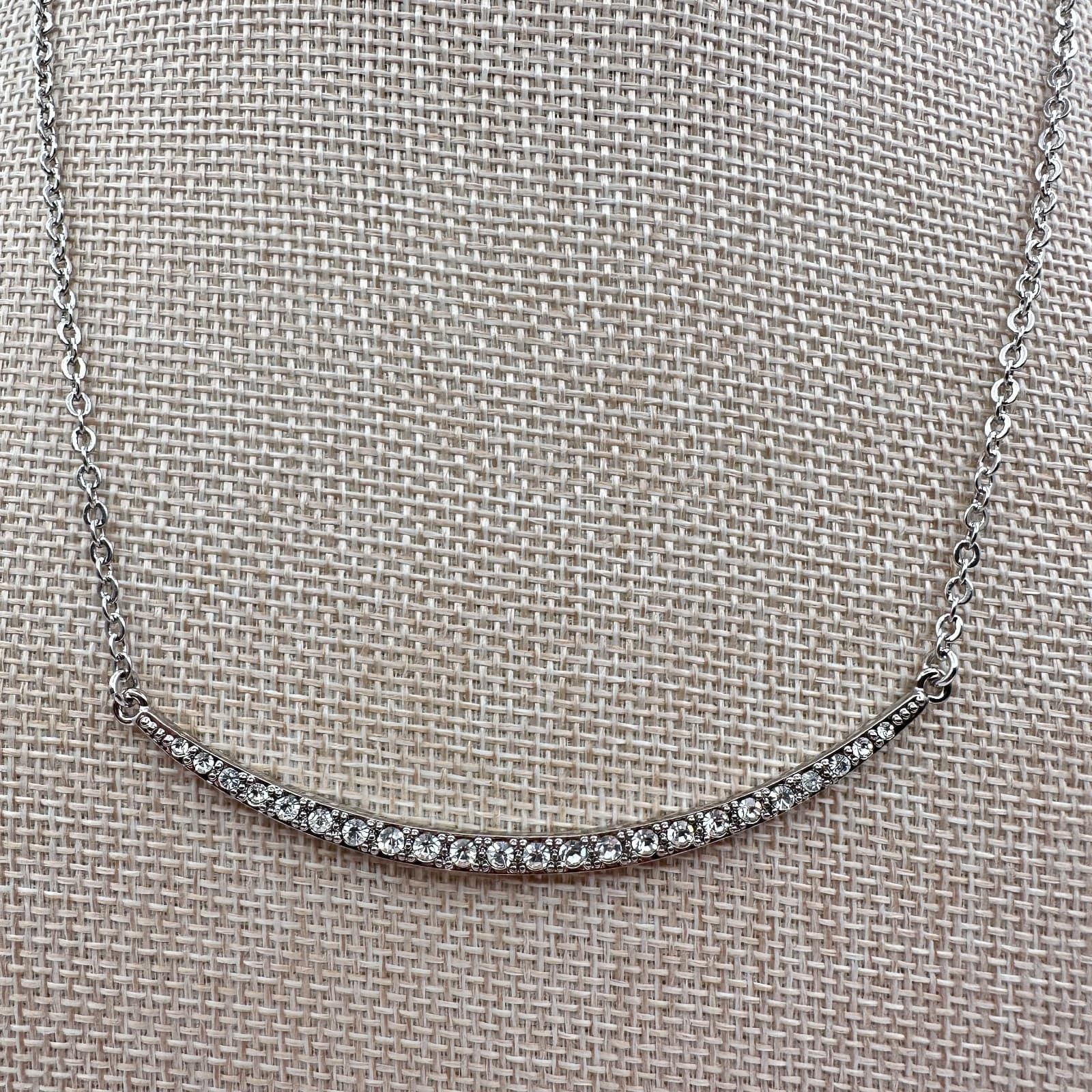 Vintage 90s Silver Tone Curved Bar Necklace Clear Glass Women's Fashion Jewelry - Thumbnail 4