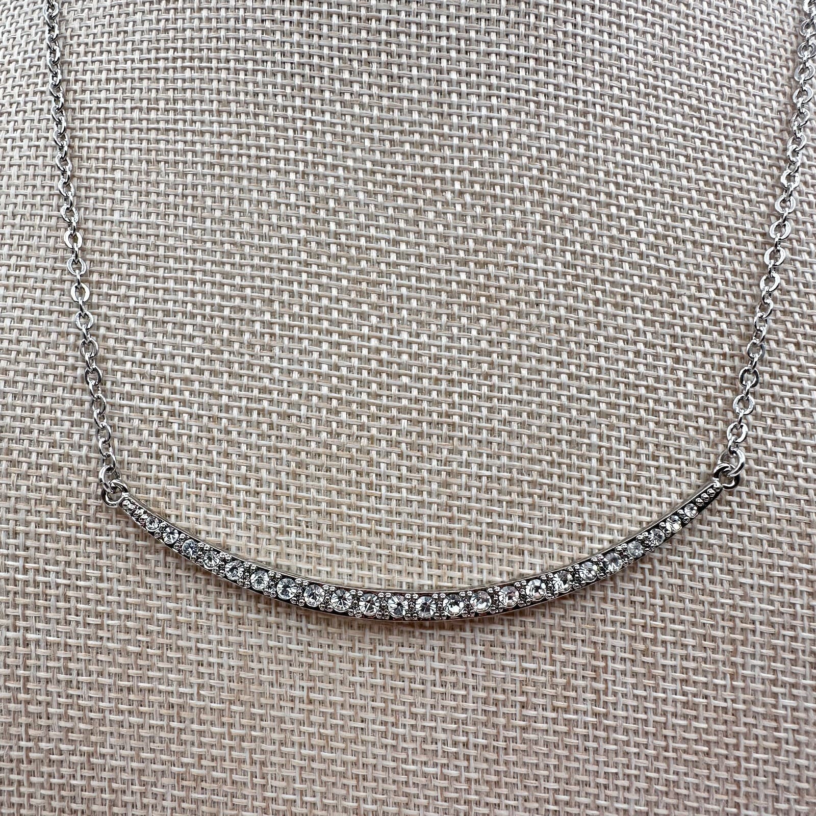 Vintage 90s Silver Tone Curved Bar Necklace Clear Glass Women's Fashion Jewelry - Thumbnail 2