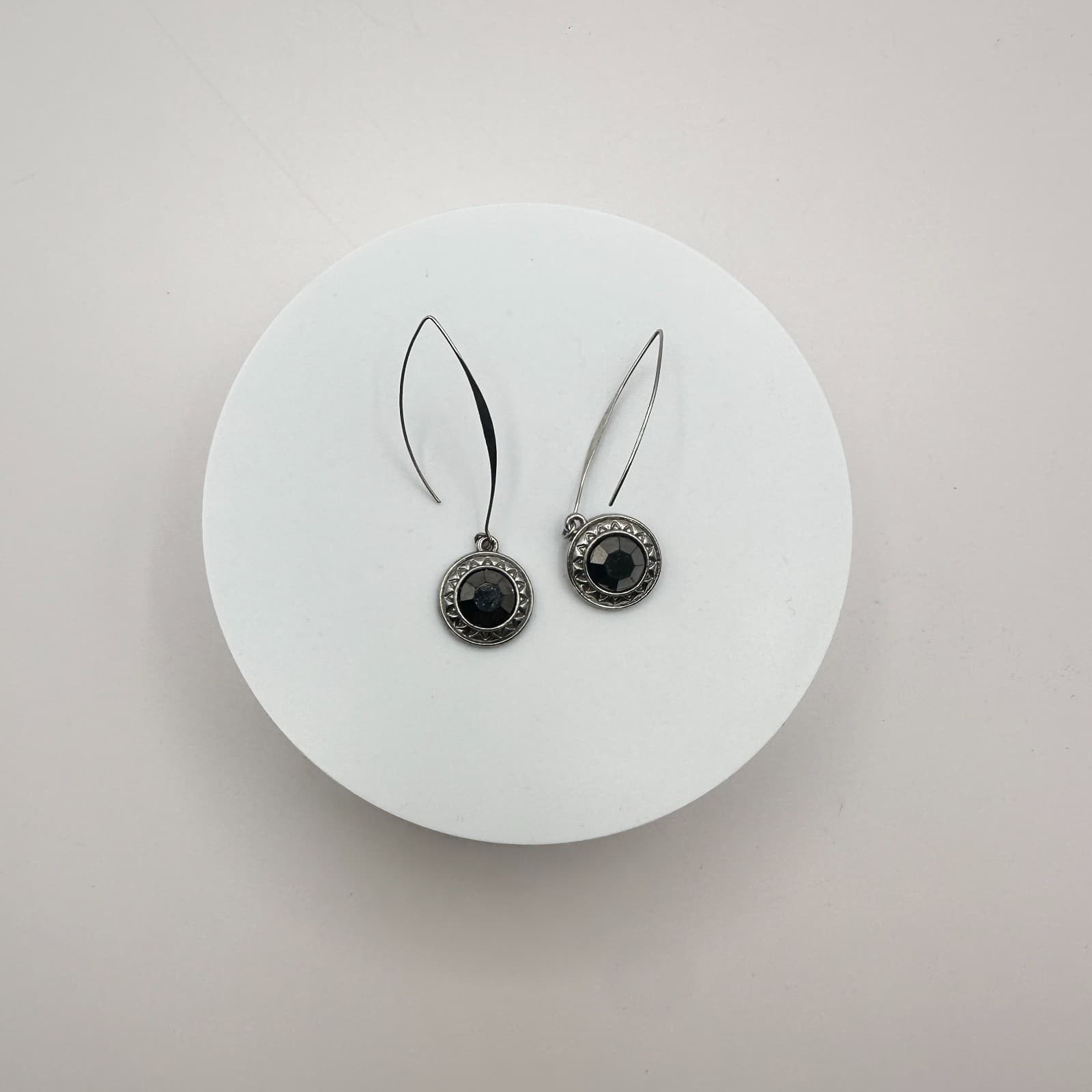 Vintage 90s Silver Tone Black Hematite Sweasted Dangle Earrings Women's Jewelry - Thumbnail 2