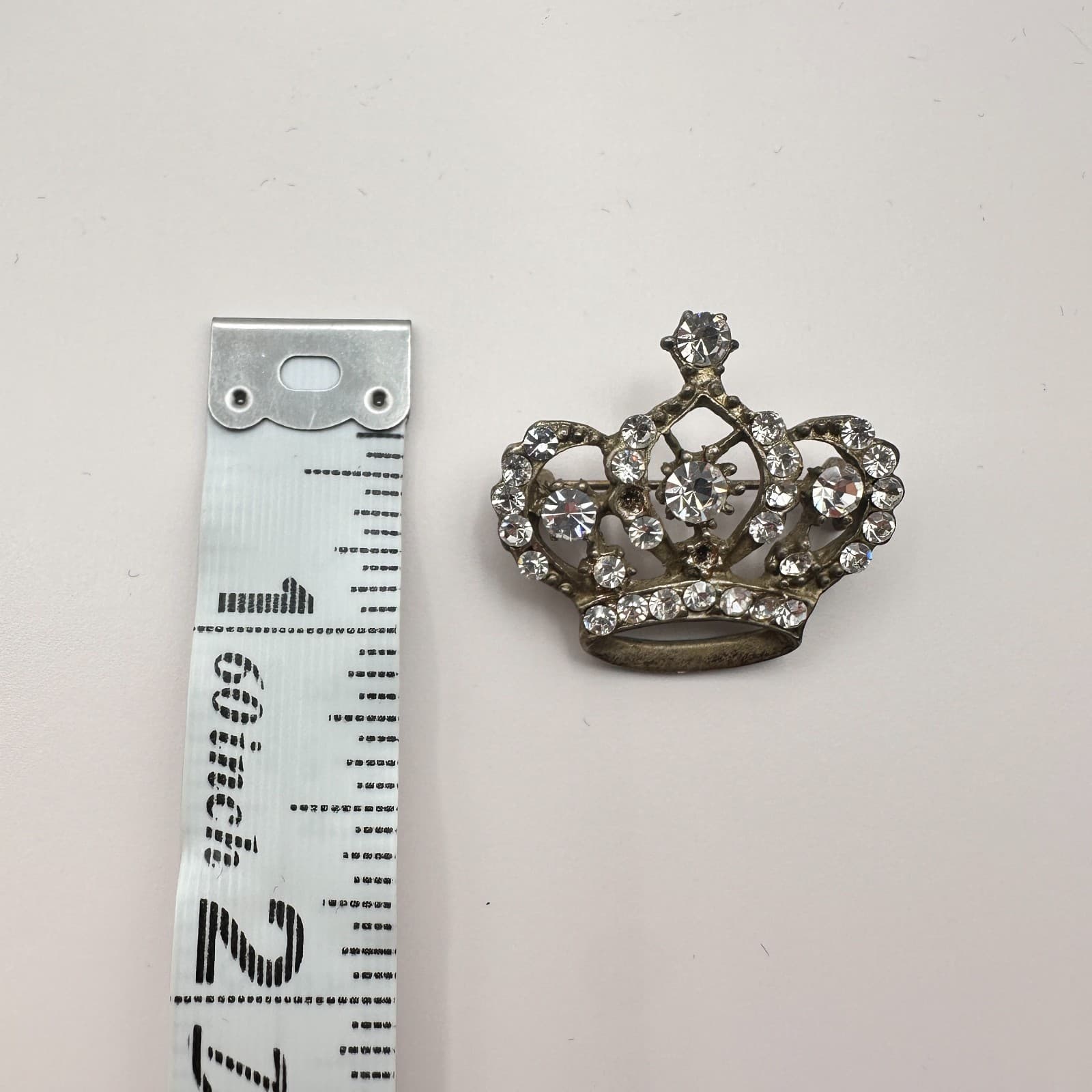 Vintage 80s White Glass Silver Tone Crown Brooch Pin Royal Regency Jewelry - Thumbnail 5