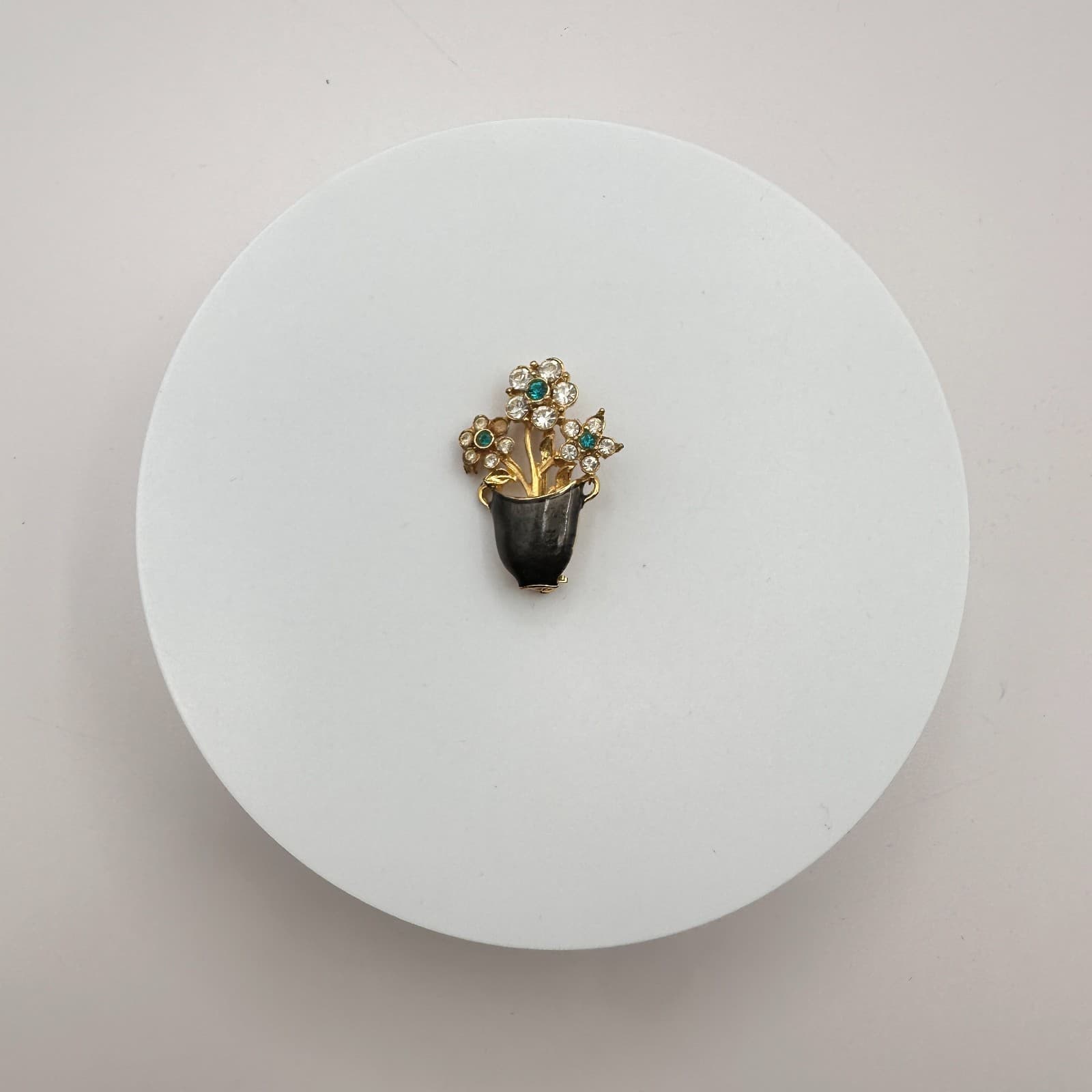 Vintage 90s Gold Tone Flower Vase Teal Clear Rhinestone Brooch Pin Jewelry - Thumbnail 2