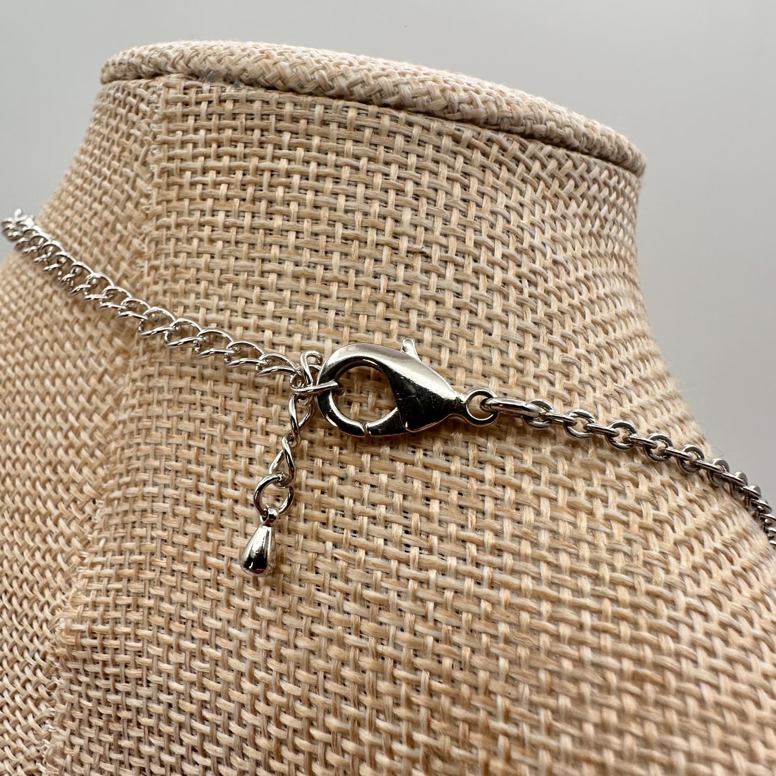 Vintage 90s Silver Tone Curved Bar Necklace Clear Glass Women's Fashion Jewelry - Thumbnail 6