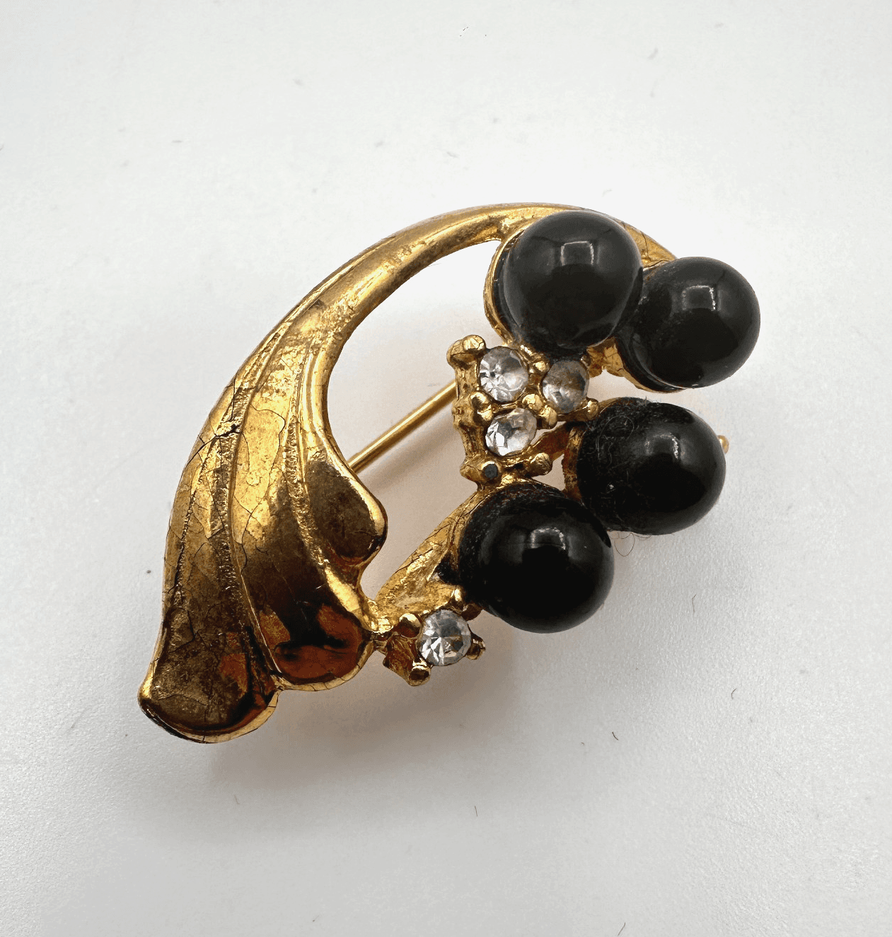 Vintage 90s Gold Tone Black Beaded Rhinestone Brooch Pin Women's Classic Jewelry
