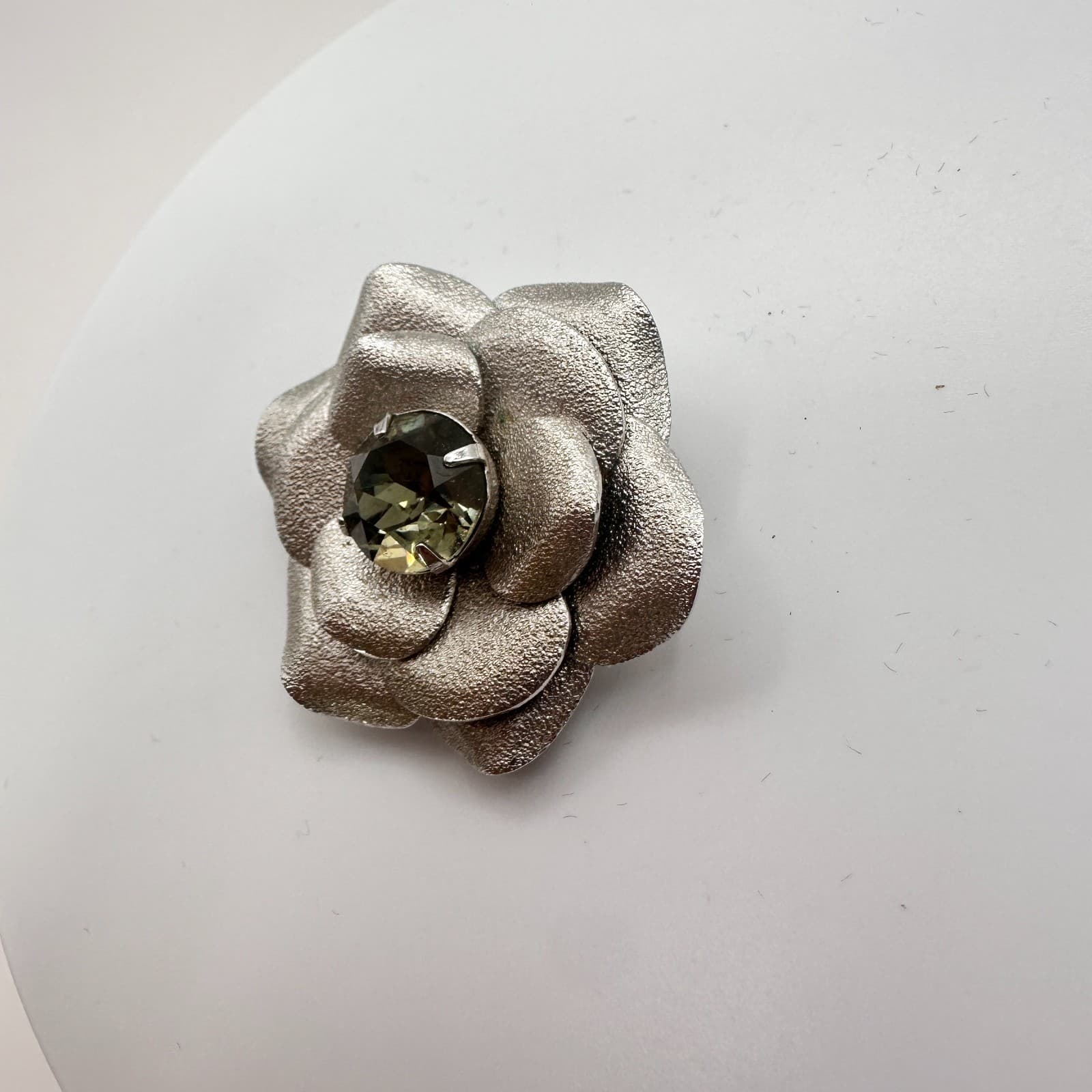 Vintage 90s SilverTone Glass Flower Brooch Pin Fashion Accessory Women's Jewelry - Thumbnail 4