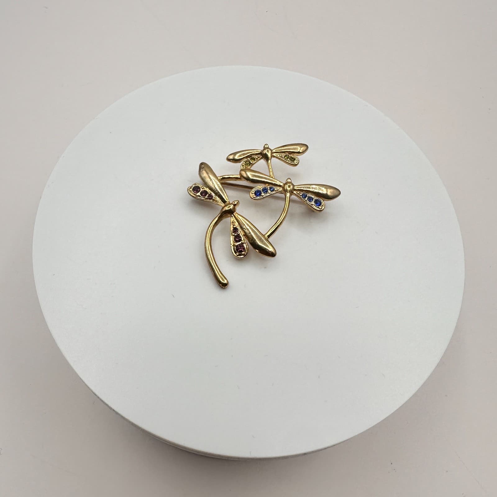 Vintage 90s Gold Tone Triple Dragonfly Brooch Glass Accents Fashion Jewelry - Thumbnail 6