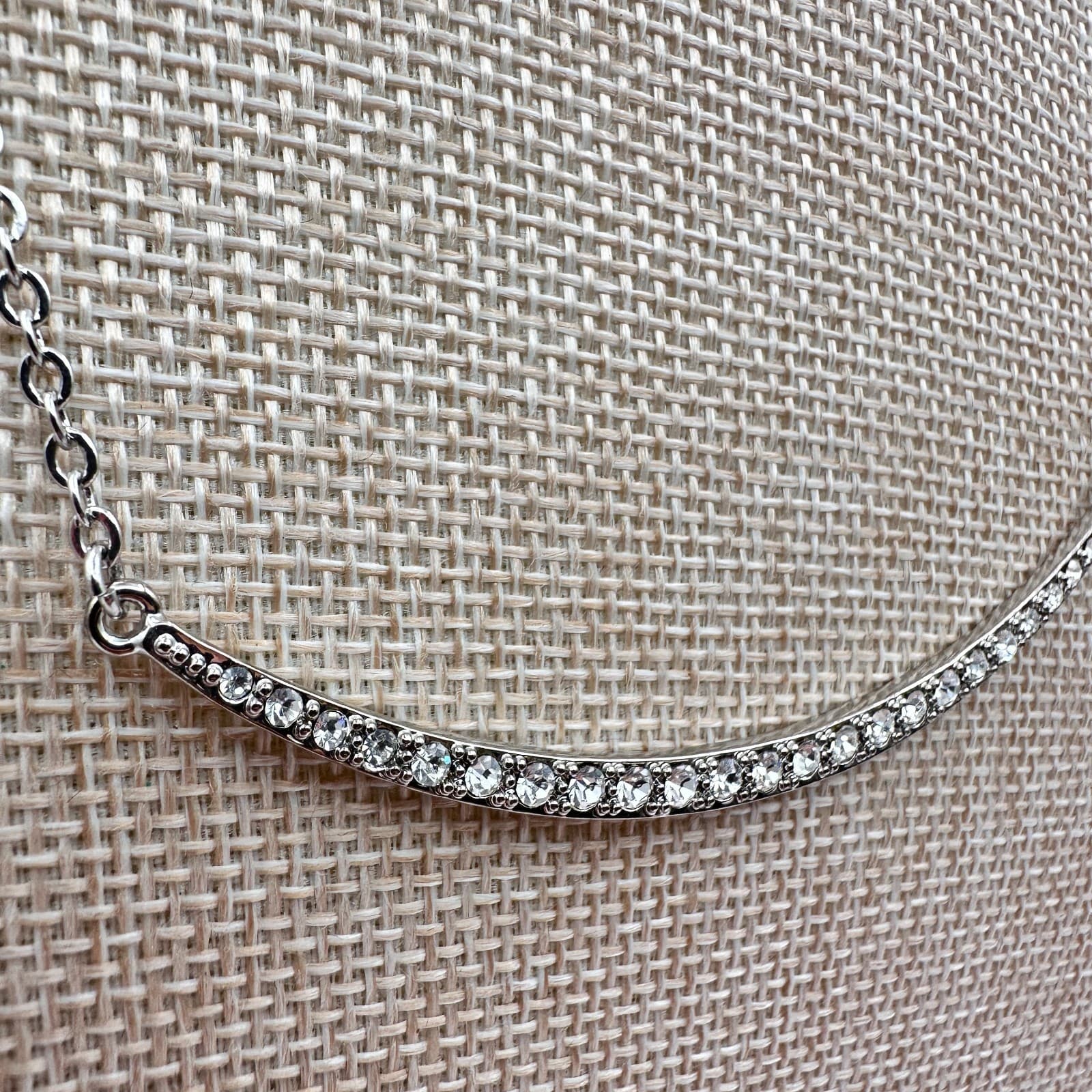 Vintage 90s Silver Tone Curved Bar Necklace Clear Glass Women's Fashion Jewelry - Thumbnail 3