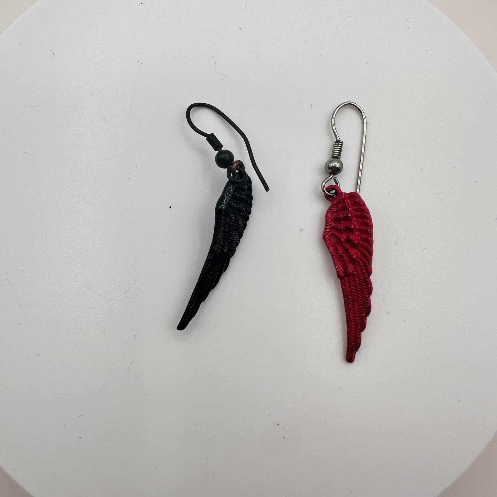 Vintage 90s Wing Red Black Dangle Earrings Women's Classic Fashion Jewelry - Thumbnail 3