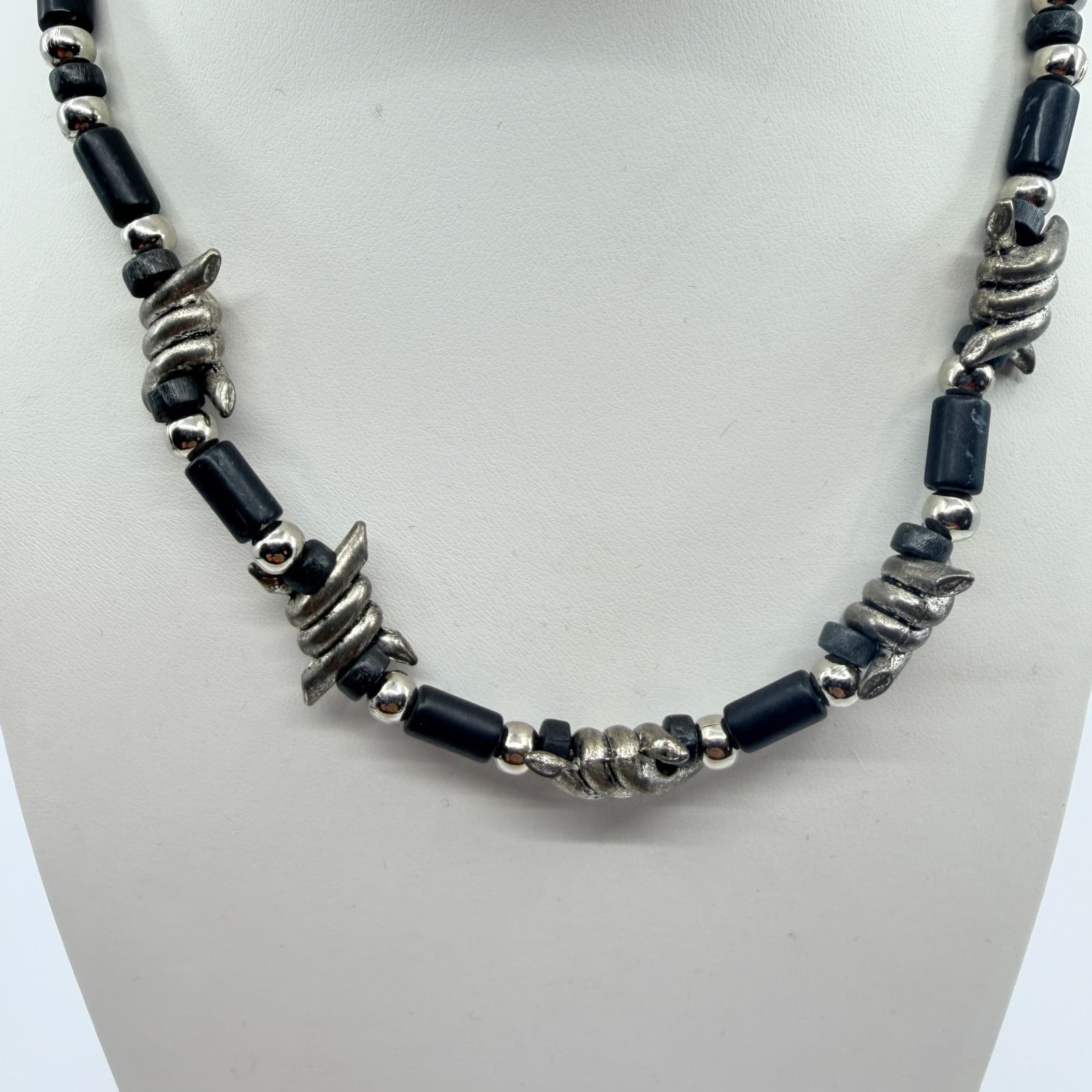 Vintage Silver Tone Barbed Wire Accent Necklace Black Tube Bead Chunky Goth Boho - Thumbnail 4