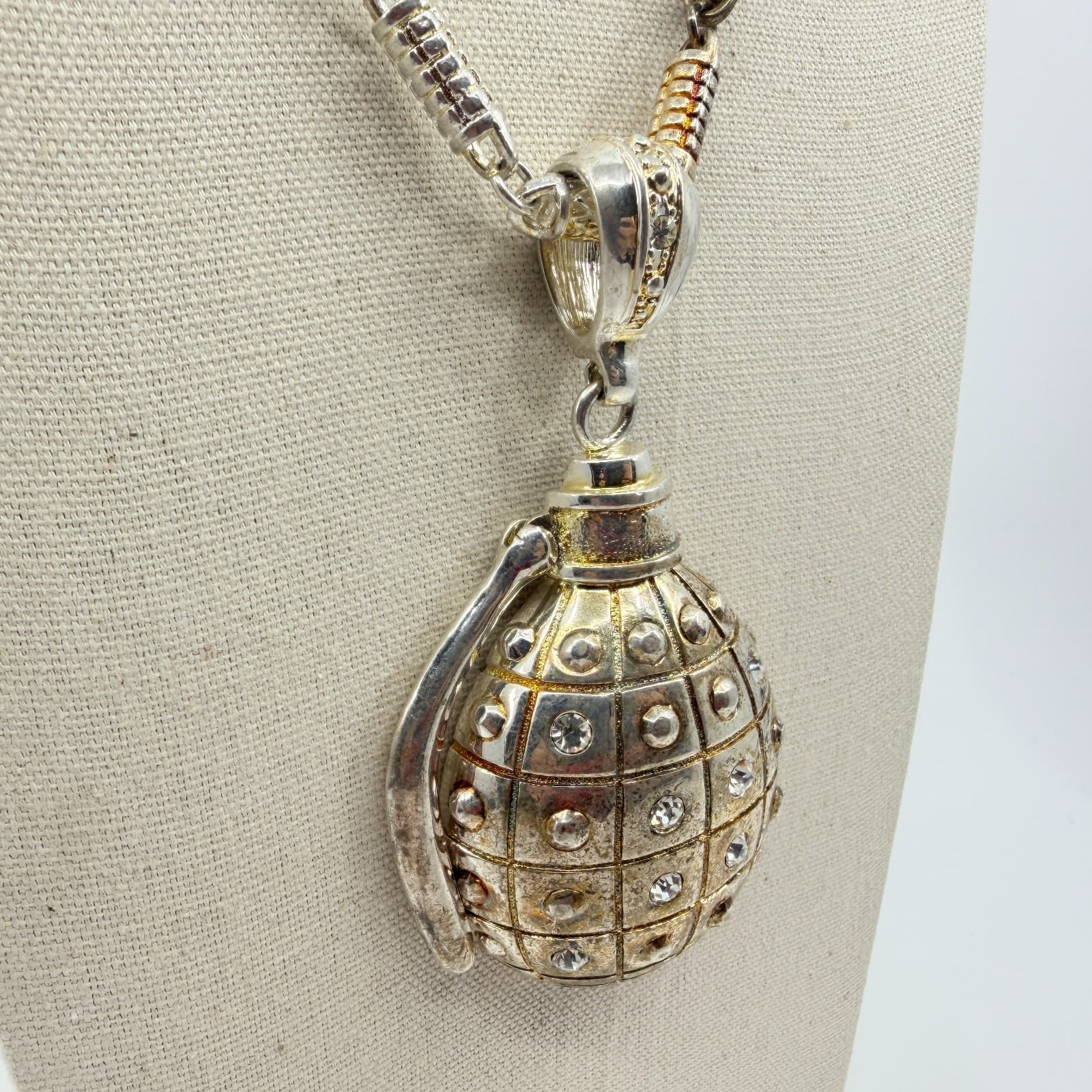 Vintage Silver Gold Tone Textured Pineapple Pendant Necklace Rhinestone Punk 90s - Thumbnail 4