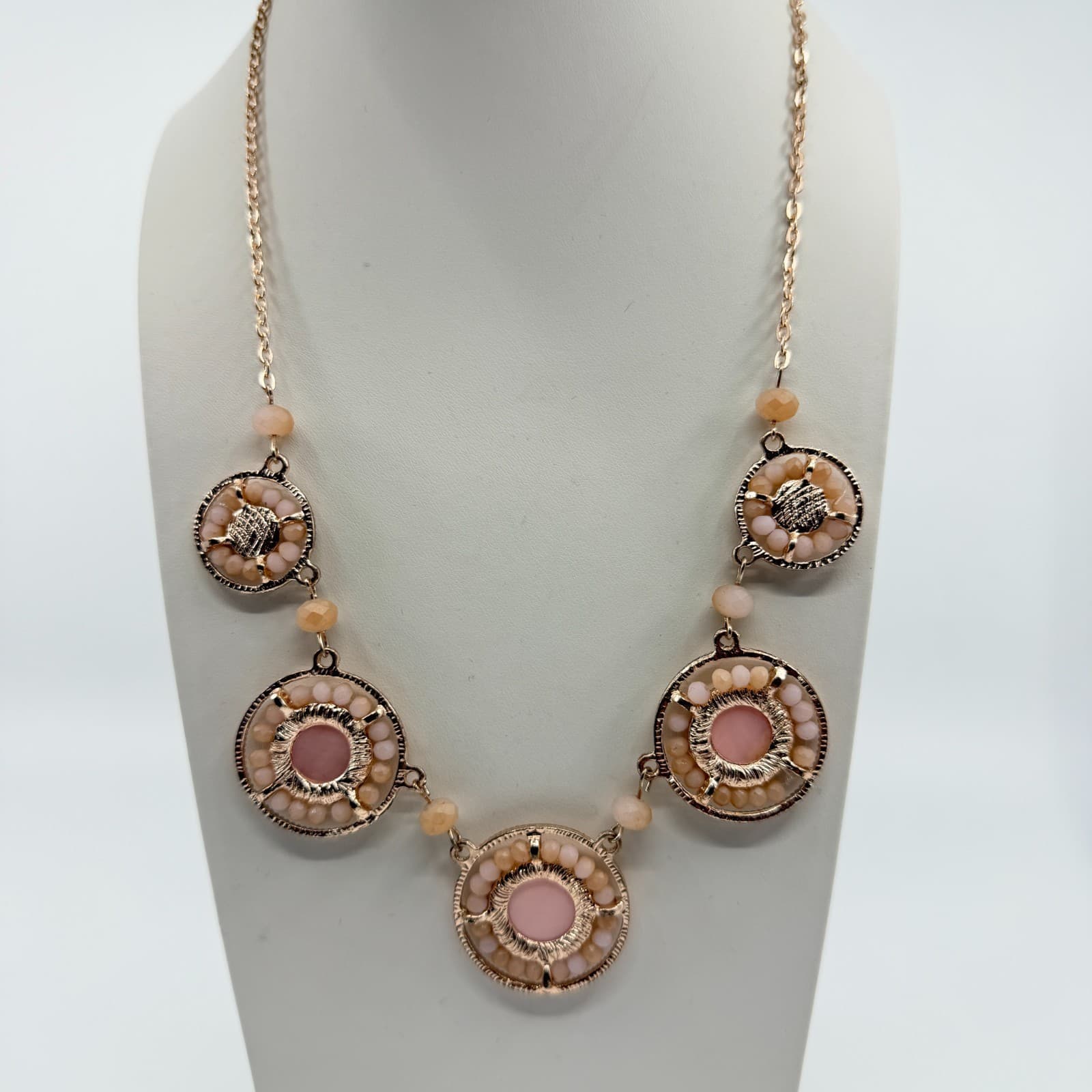 Vintage Gold Tone Medallion Bib Necklace Peach Pink Beaded Round Disc Statement - Thumbnail 3