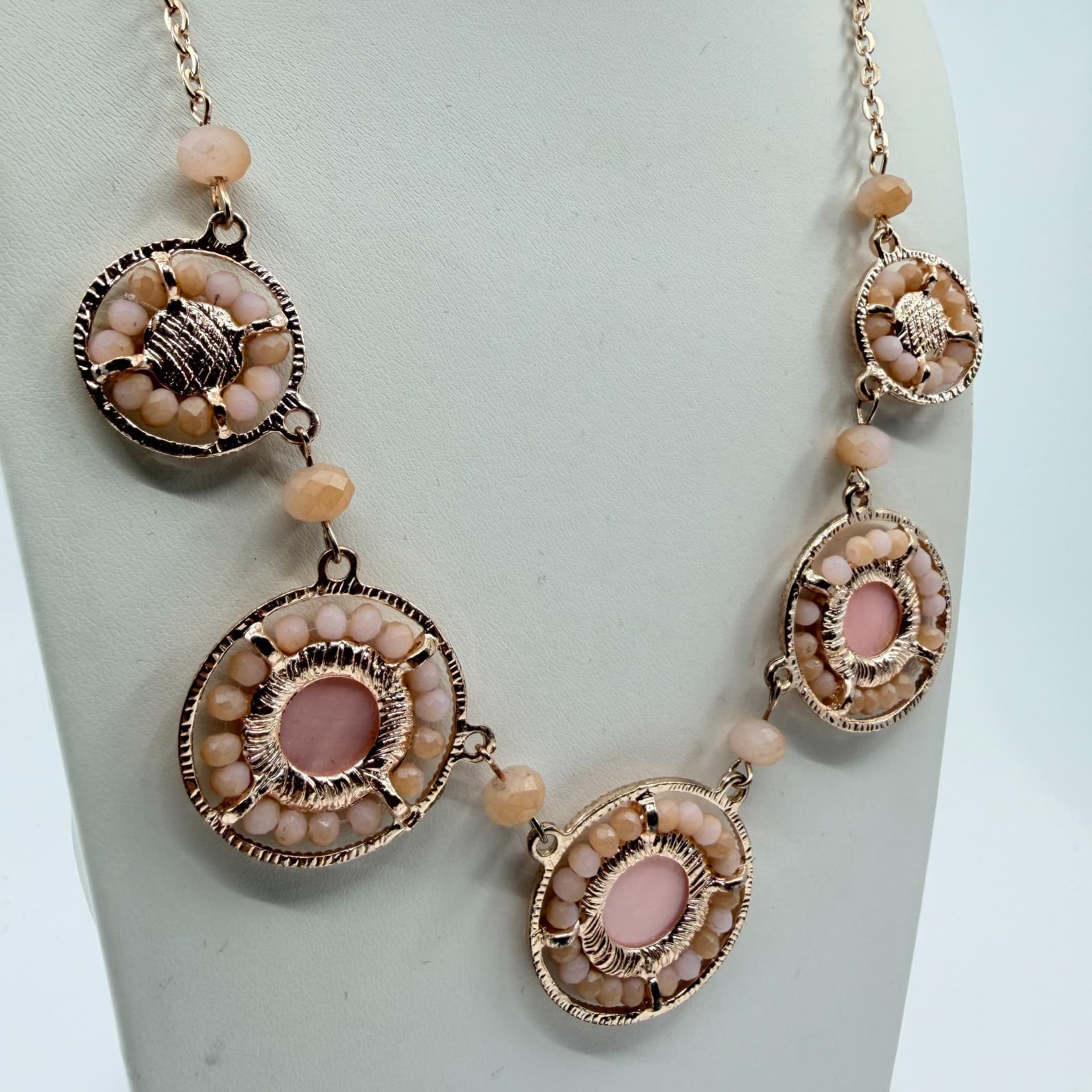 Vintage Gold Tone Medallion Bib Necklace Peach Pink Beaded Round Disc Statement - Thumbnail 5