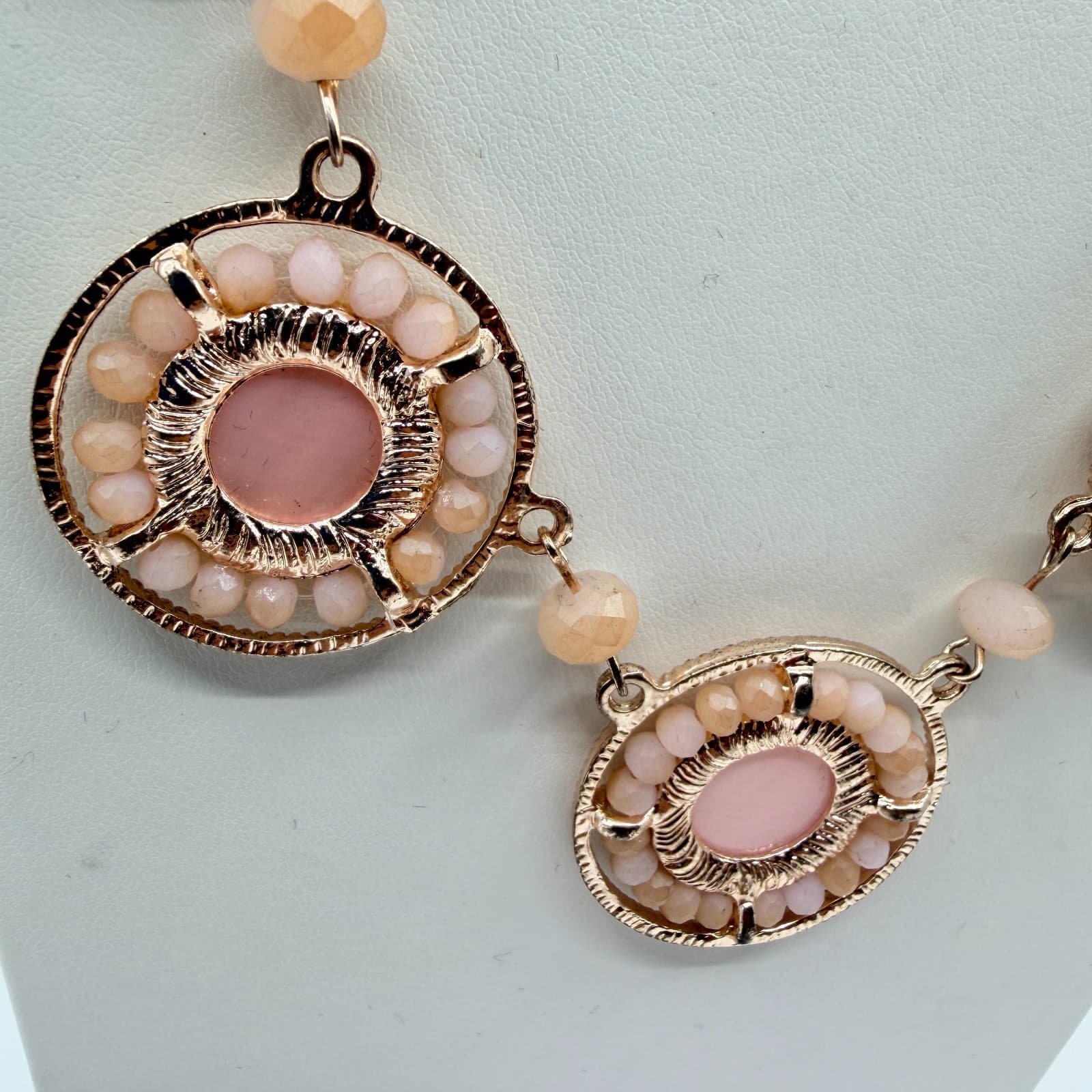 Vintage Gold Tone Medallion Bib Necklace Peach Pink Beaded Round Disc Statement - Thumbnail 4