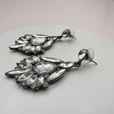 Vintage 90s Clear Glass Silver Tone Chandelier Earrings Classic Fashion Jewelry - Thumbnail 5