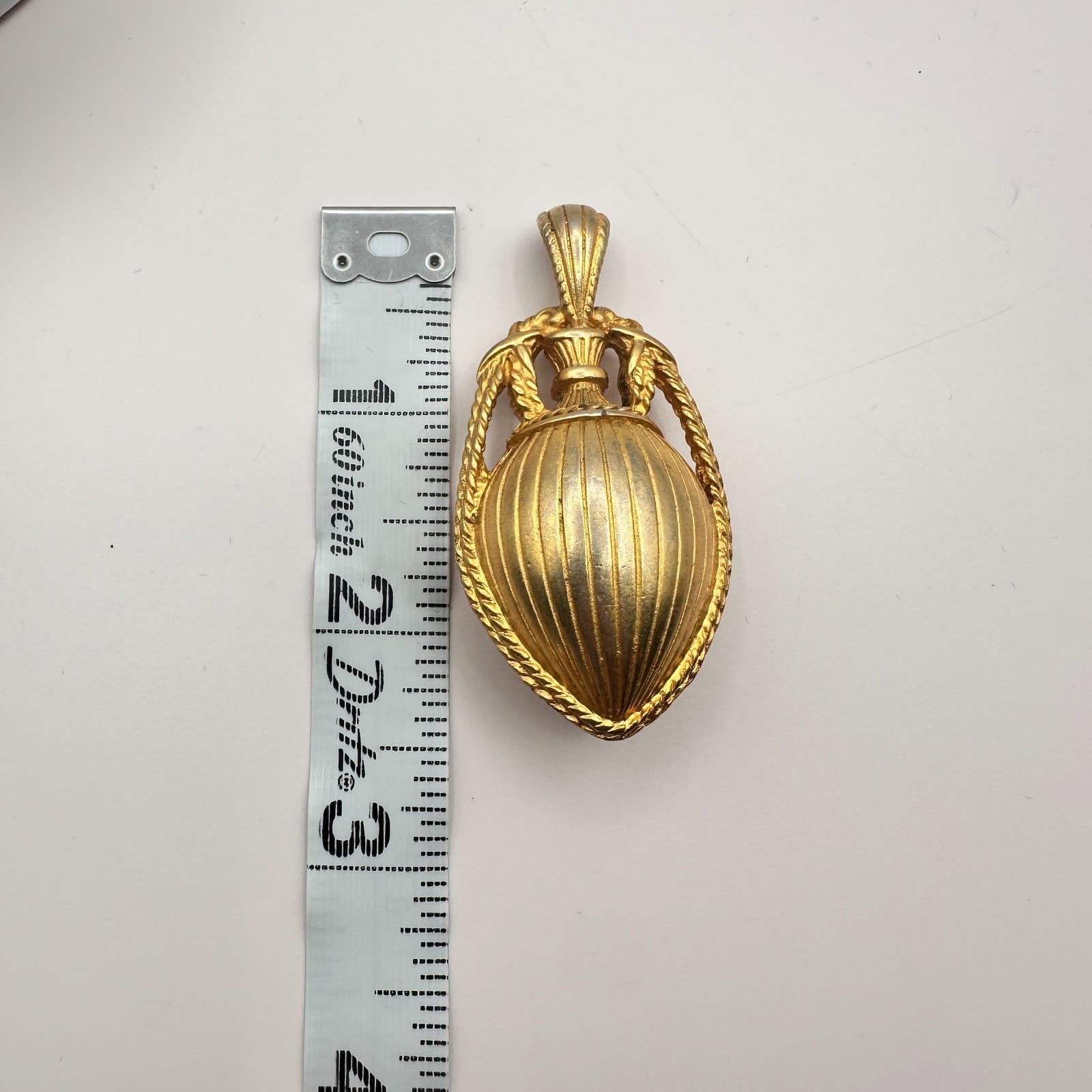 Vintage 80s Gold Tone Amphora Pendant Statement Women's Classic Fashion Jewelry - Thumbnail 6