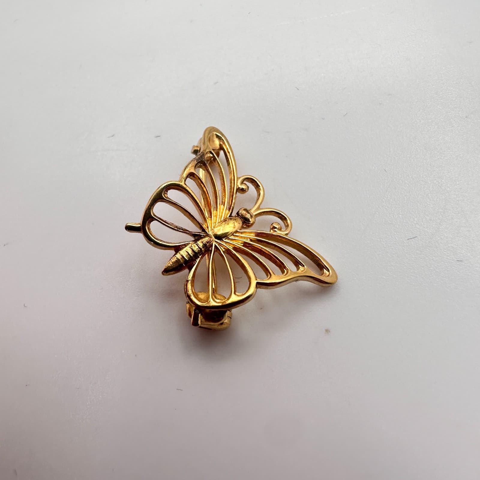 Vintage 90s Gold Tone Butterfly Brooch Pin Women's Classic Fashion Jewelry - Thumbnail 5