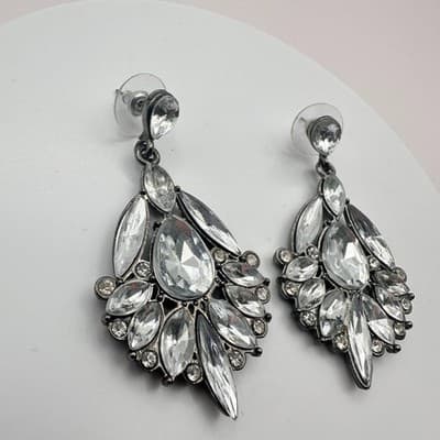 Vintage 90s Clear Glass Silver Tone Chandelier Earrings Classic Fashion Jewelry - Thumbnail 4
