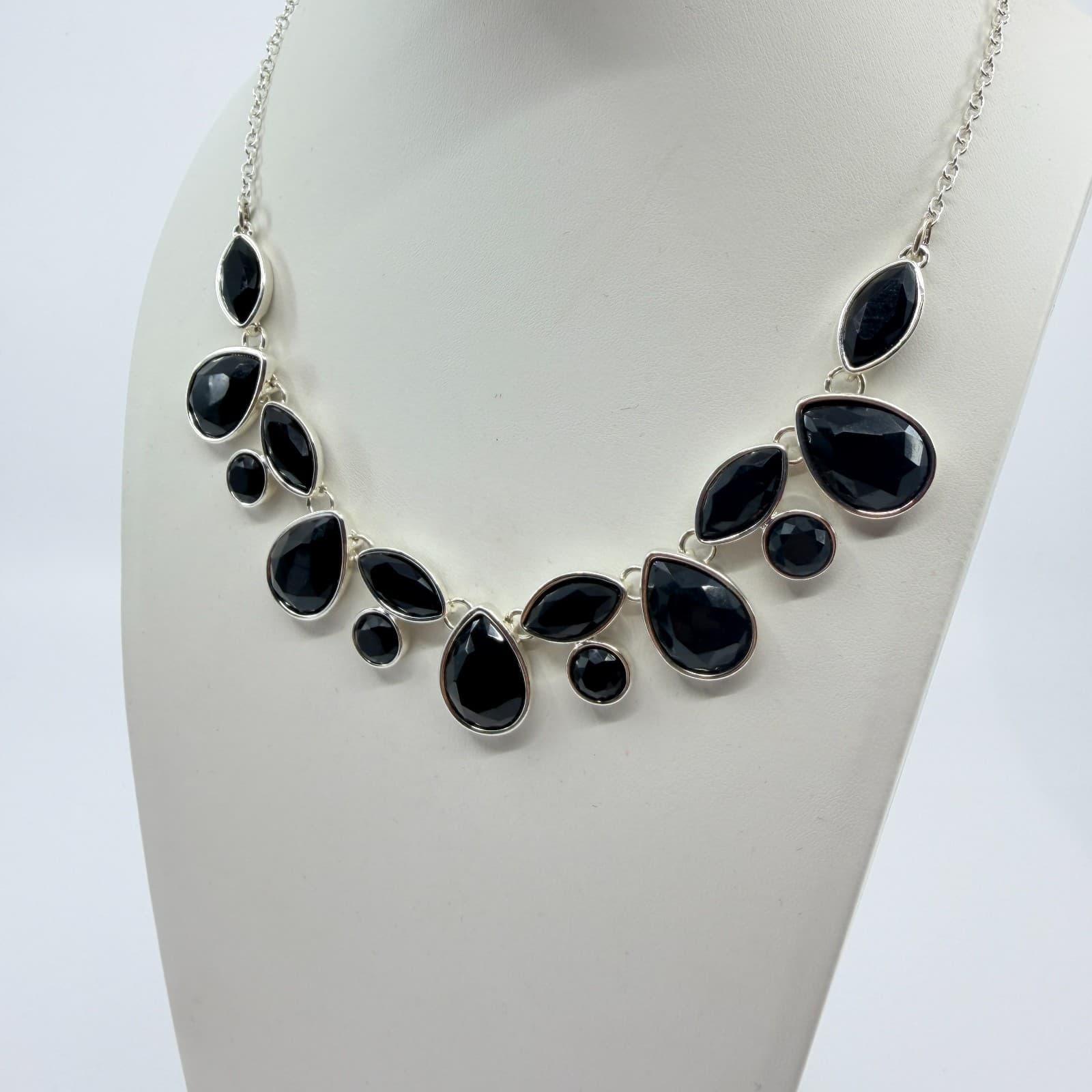 Vintage Silver Tone Black Faceted Resin Bib Necklace Teardrop Marquise Choker - Thumbnail 4