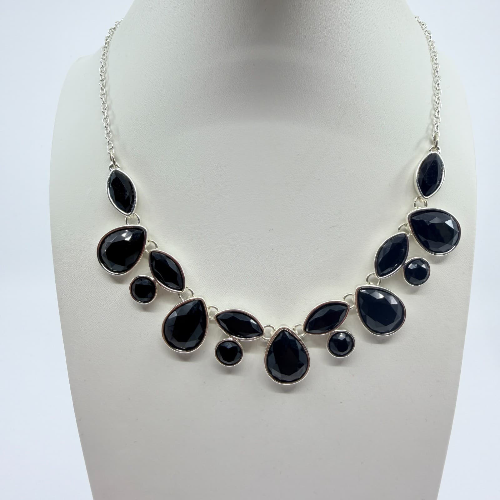 Vintage Silver Tone Black Faceted Resin Bib Necklace Teardrop Marquise Choker - Thumbnail 5