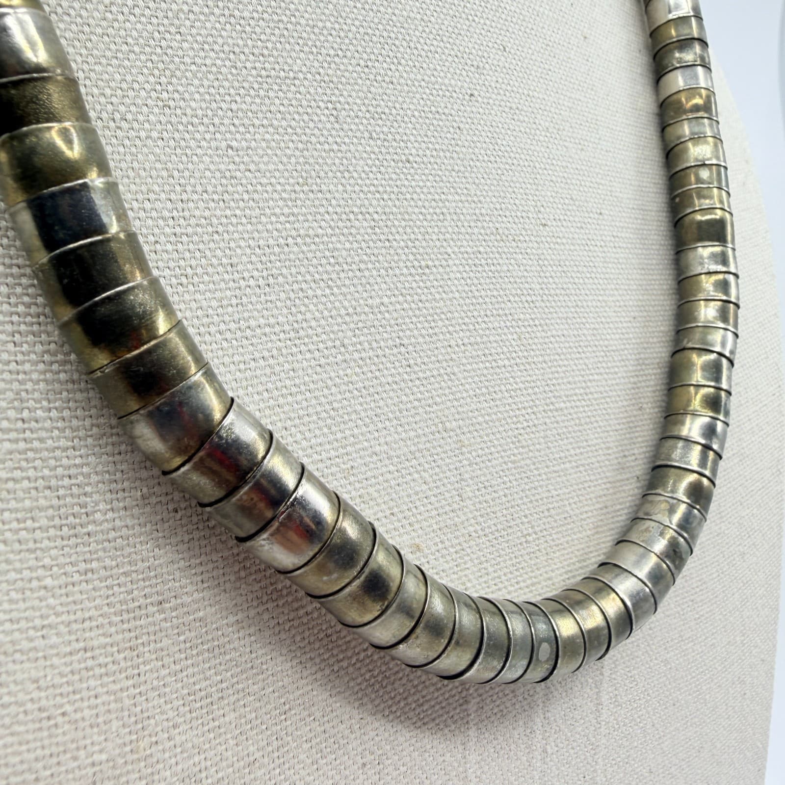 Vintage Silver Tone Omega Collar Necklace Chunky Segmented Block Tube Chain 90s - Thumbnail 2