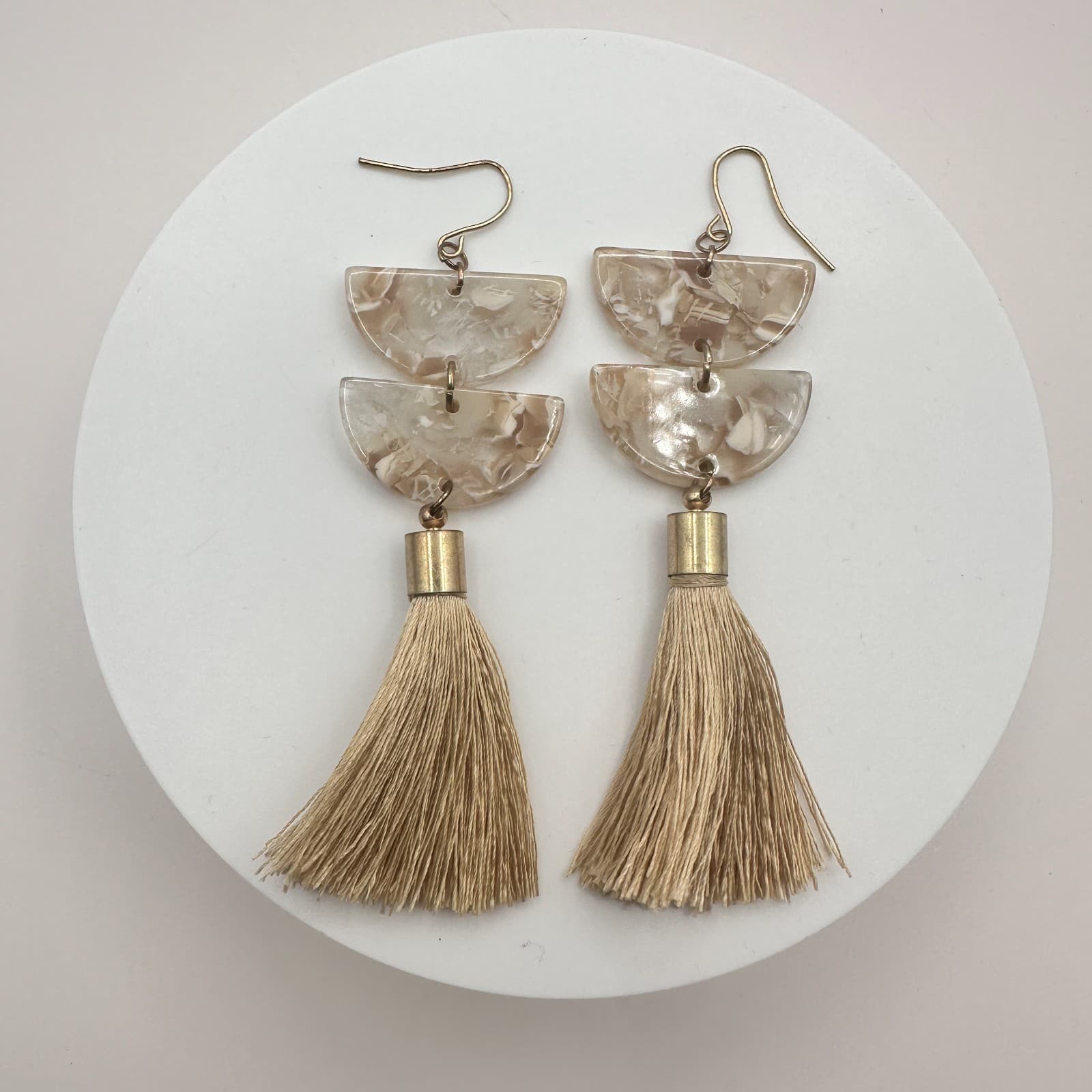 Vintage 90s Gold Tone Cream Half Moon Marble Resin Taupe Tassel Earrings Jewelry - Thumbnail 3