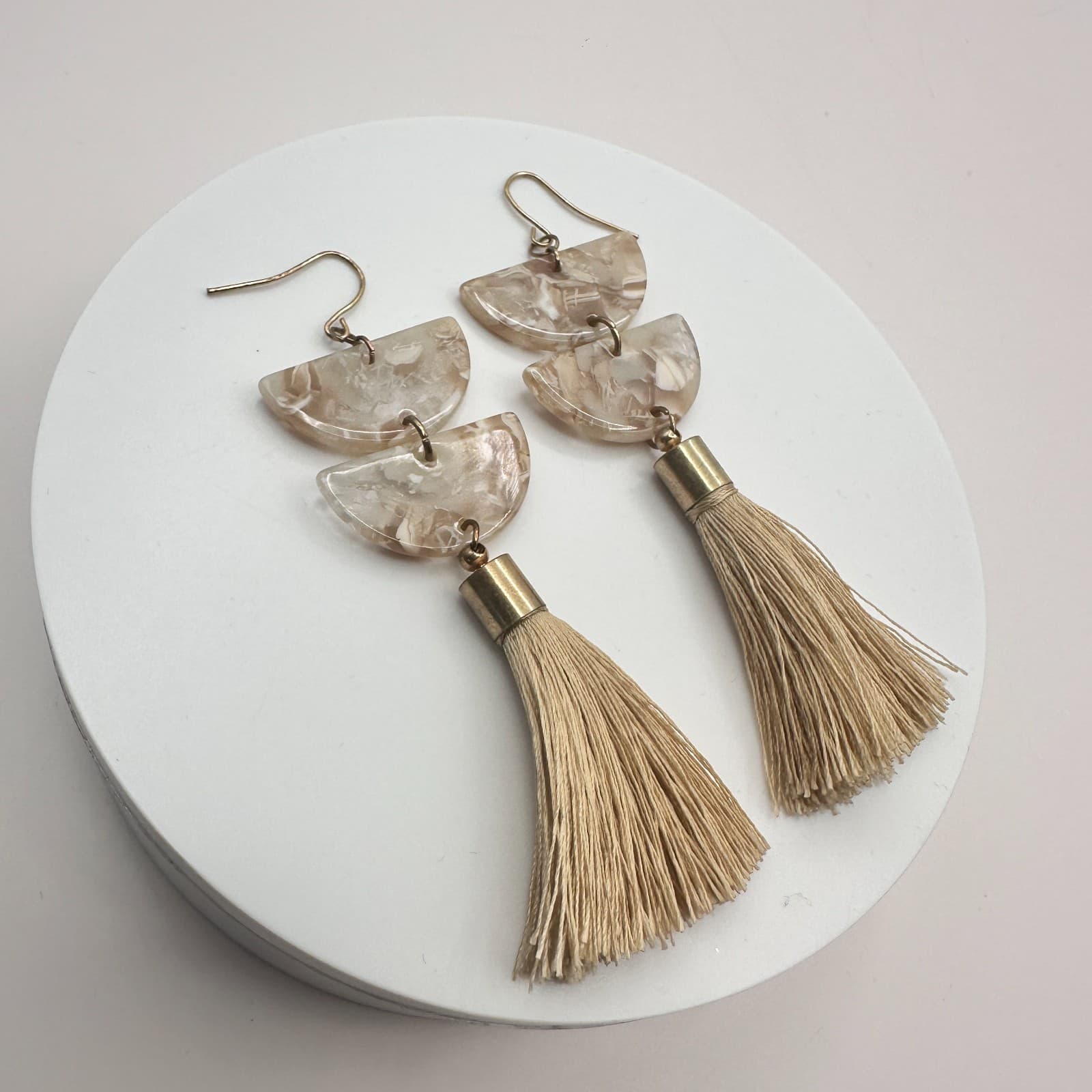 Vintage 90s Gold Tone Cream Half Moon Marble Resin Taupe Tassel Earrings Jewelry - Thumbnail 6