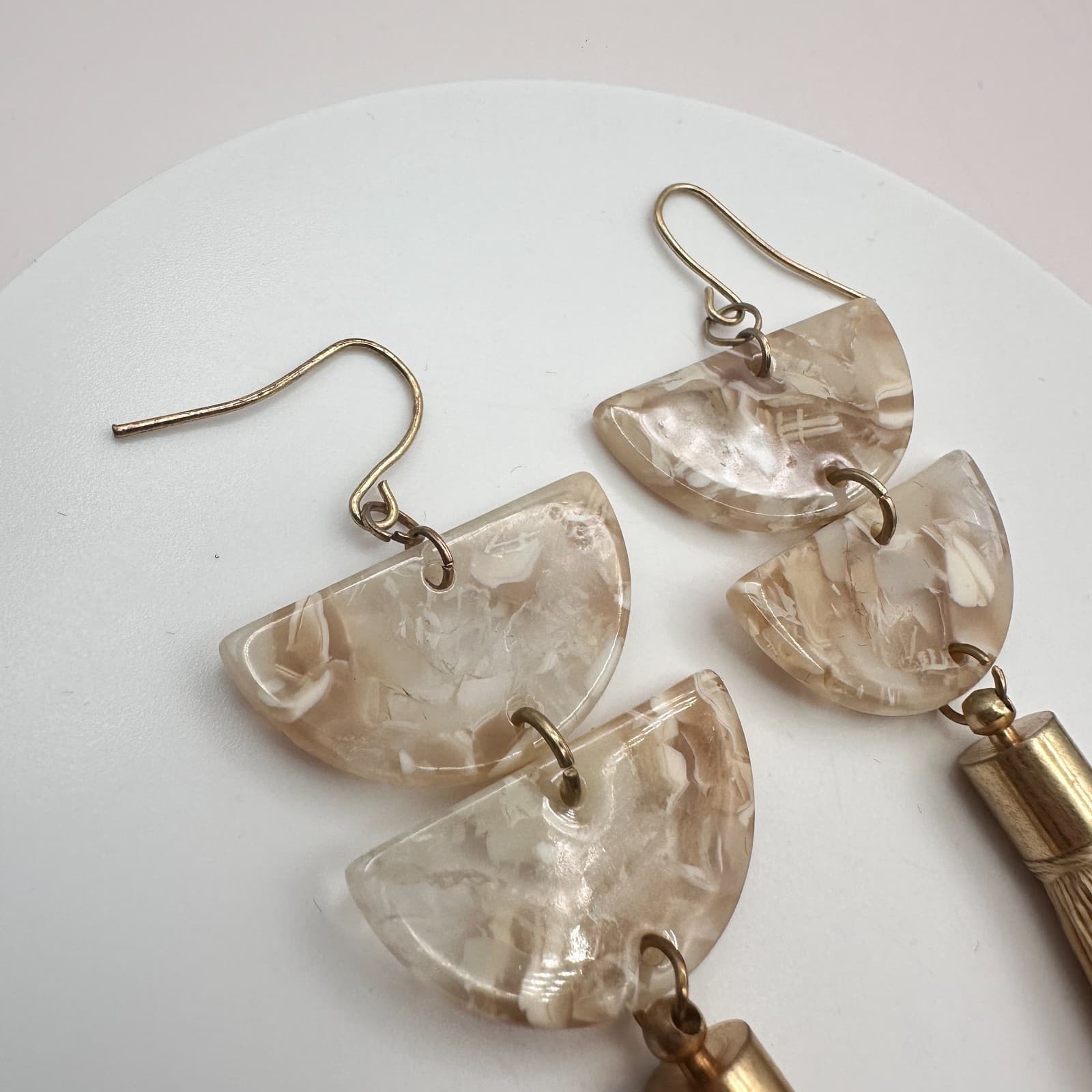 Vintage 90s Gold Tone Cream Half Moon Marble Resin Taupe Tassel Earrings Jewelry - Thumbnail 5