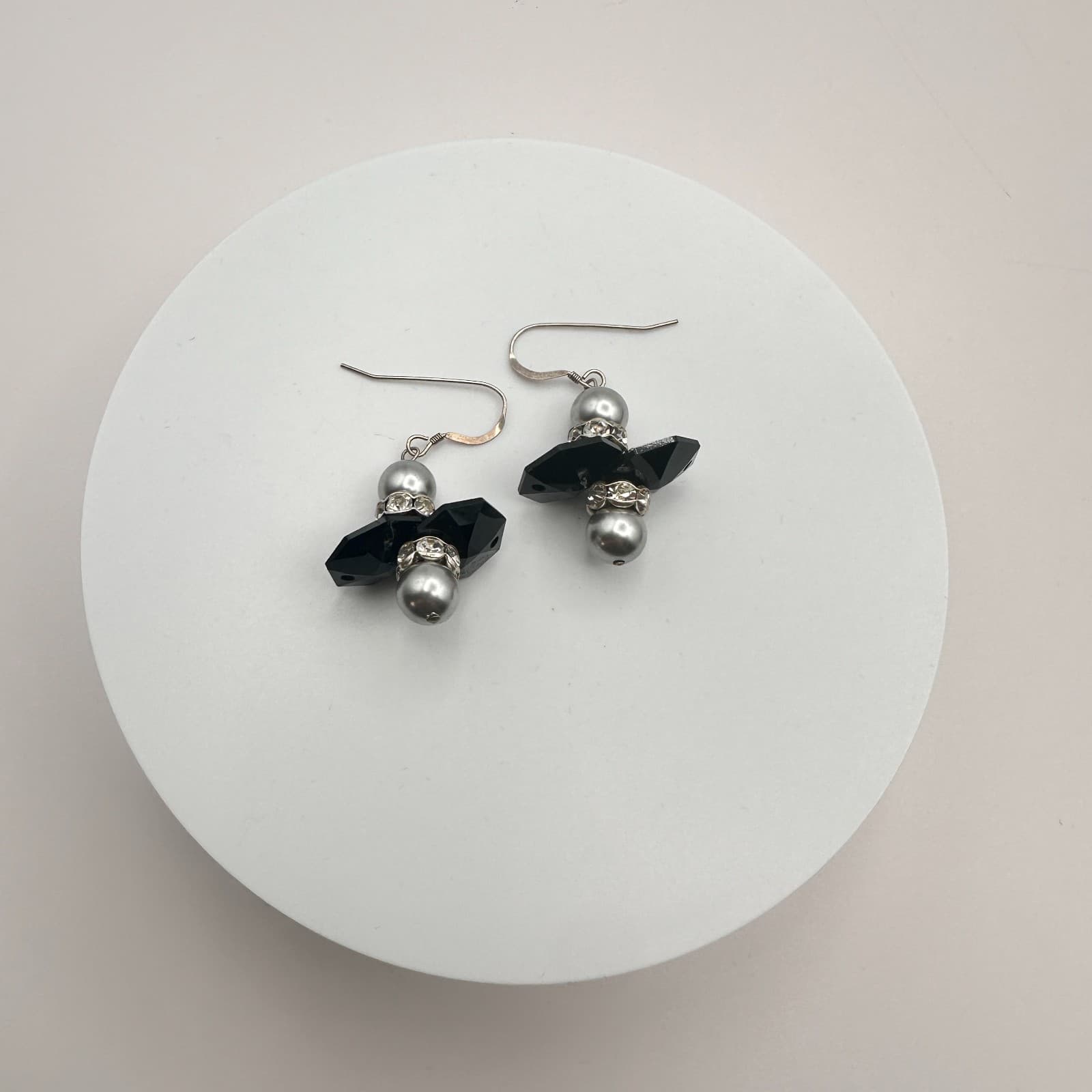 Vintage 80s Art Deco Black Dangle Earrings Pearl Rhinestone Silver Tone Jewelry - Thumbnail 7