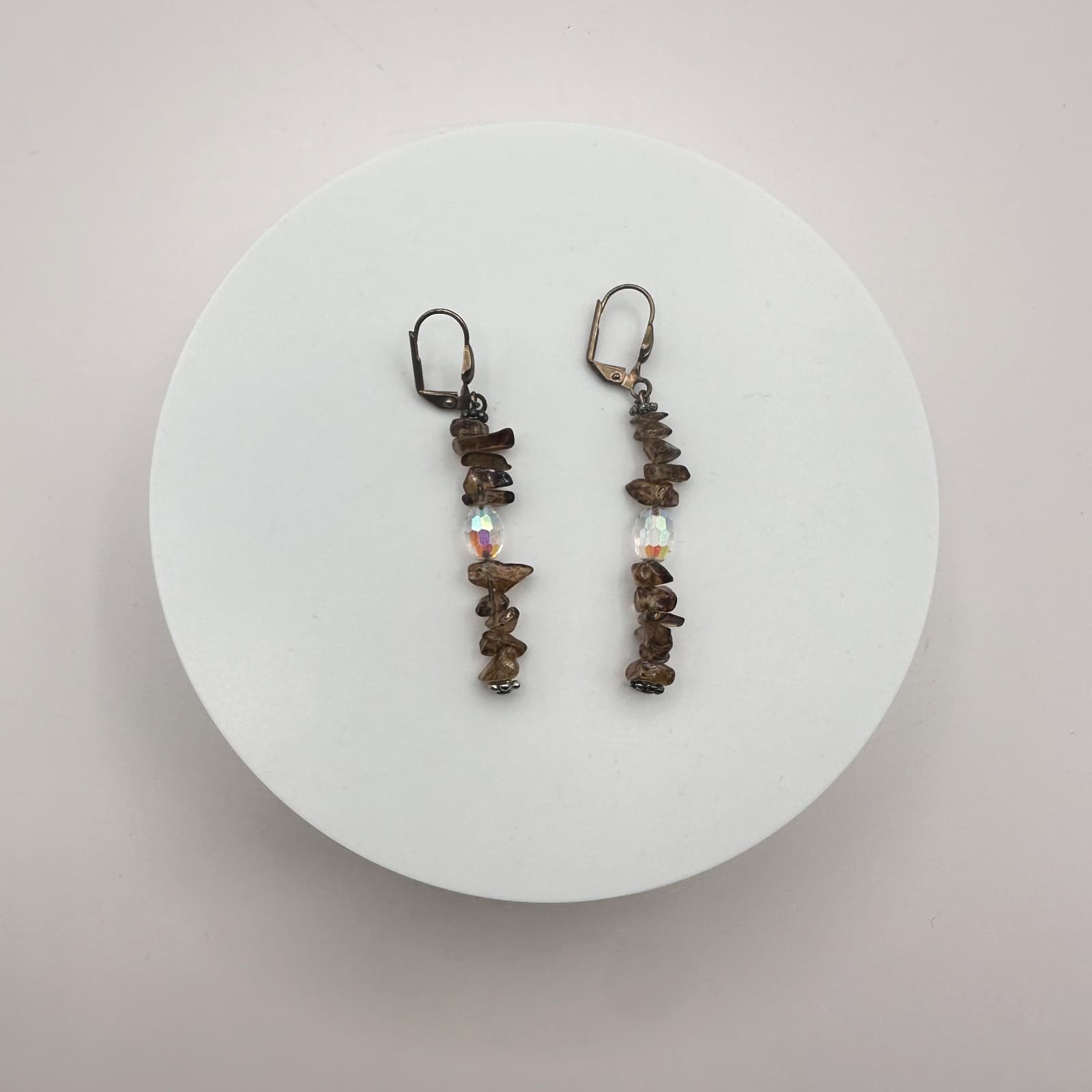 Vintage 80s Smoky Brown Gemstone Chip Earrings Faceted Lever back Drop Jewelry - Thumbnail 2
