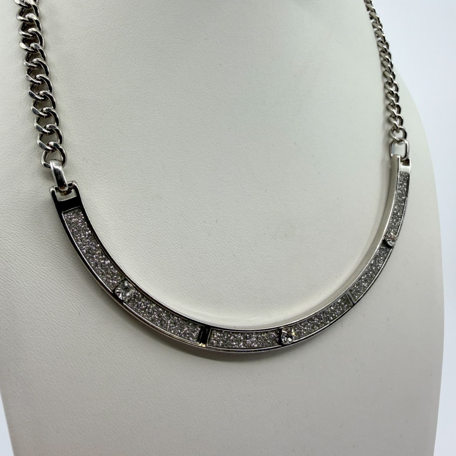The Limited Diamond Dust Curve Necklace Silver Tone Curb Chain Rhinestone Bar - Thumbnail 3