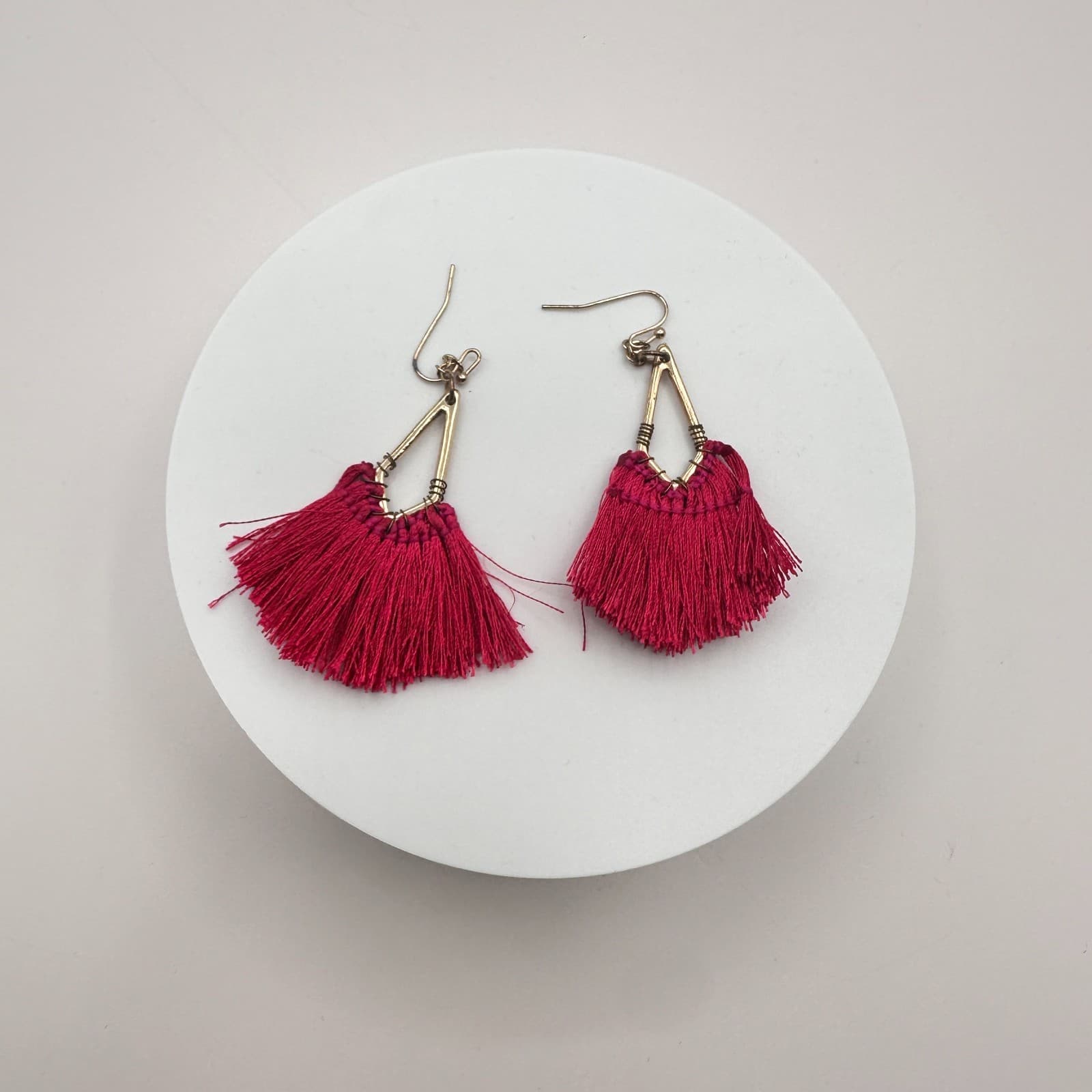 Vintage 80s Ornate Crimson Cotton Fringe Earrings Triangular Gold Finish Jewelry - Thumbnail 3