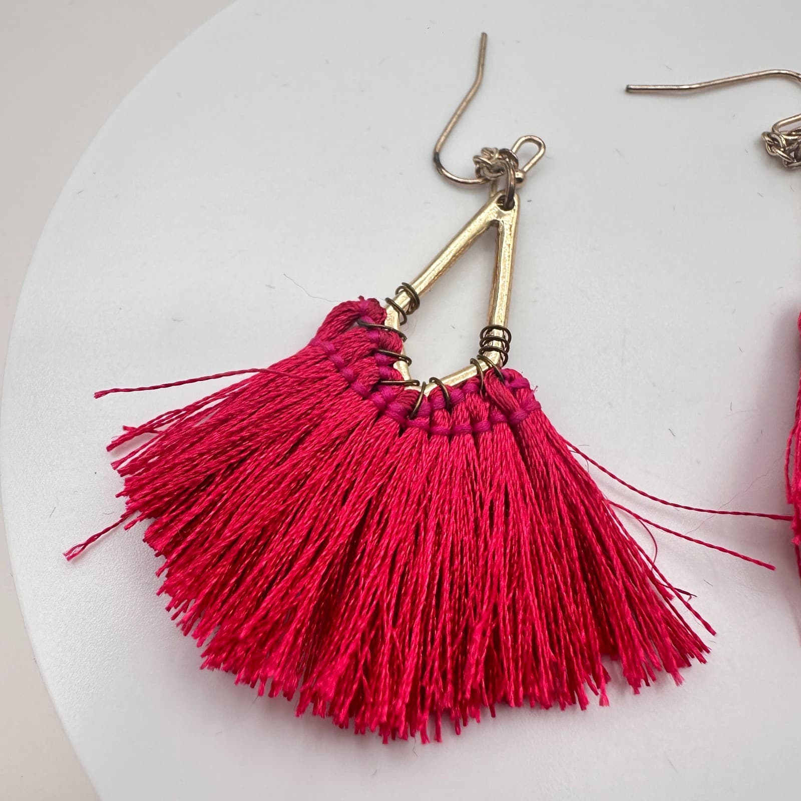 Vintage 80s Ornate Crimson Cotton Fringe Earrings Triangular Gold Finish Jewelry - Thumbnail 4