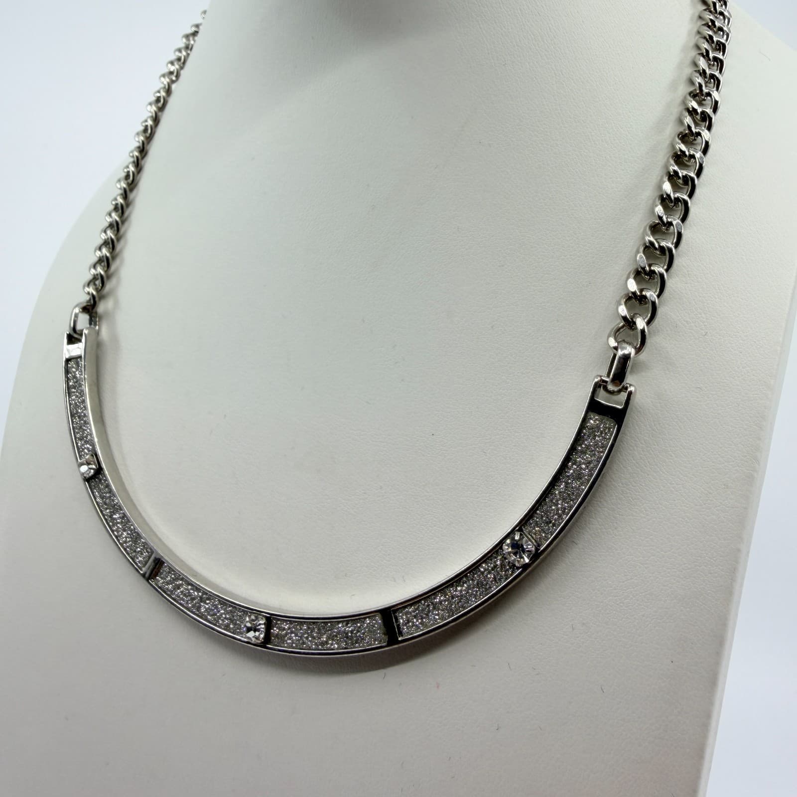 The Limited Diamond Dust Curve Necklace Silver Tone Curb Chain Rhinestone Bar - Thumbnail 5