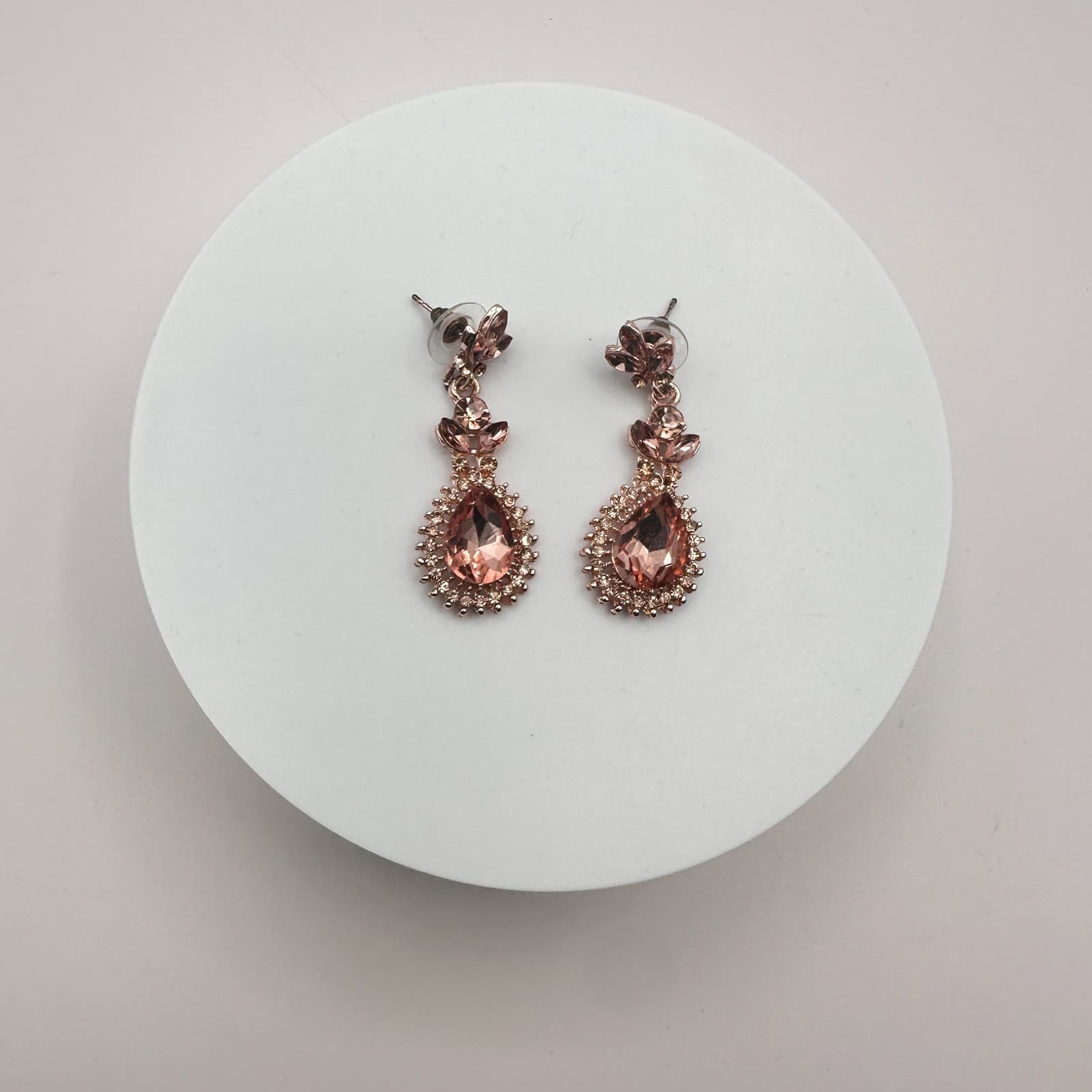 Vintage 80s Blush Rose Chandelier Earrings Bridal Style Drop Classic Jewelry - Thumbnail 3