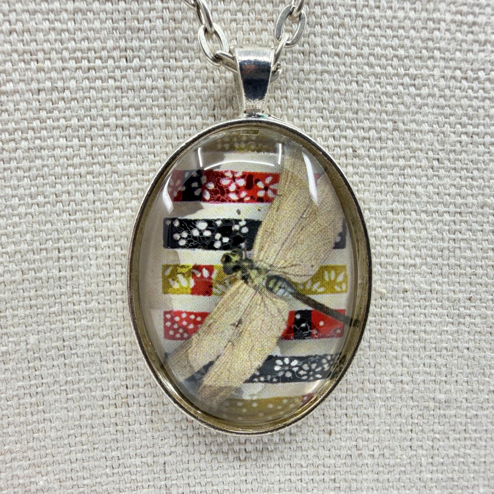 Vintage Silver Tone Dragonfly Pendant Necklace Oval Cabochon Boho Statement Boho - Thumbnail 3