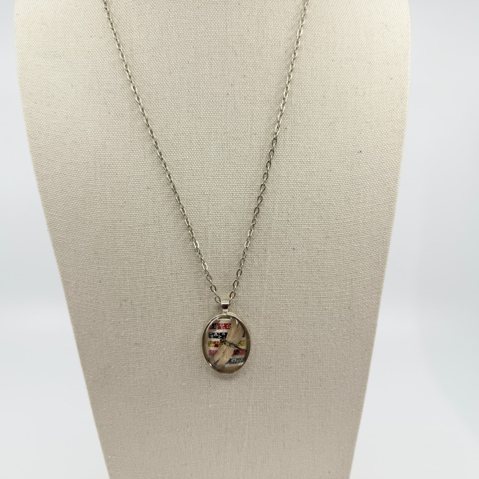 Vintage Silver Tone Dragonfly Pendant Necklace Oval Cabochon Boho Statement Boho - Thumbnail 4