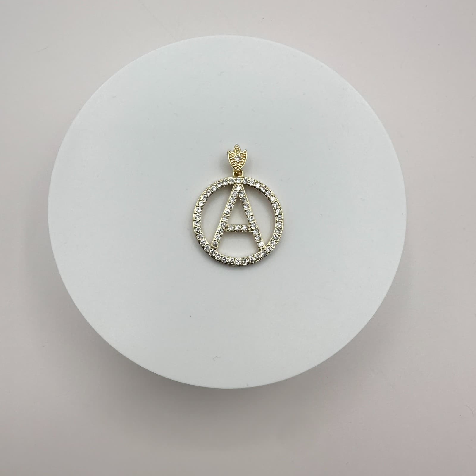 Vintage Y2K Gold Tone Clear Rhinestones Initial A Circle Pendant Women's Jewelry - Thumbnail 3