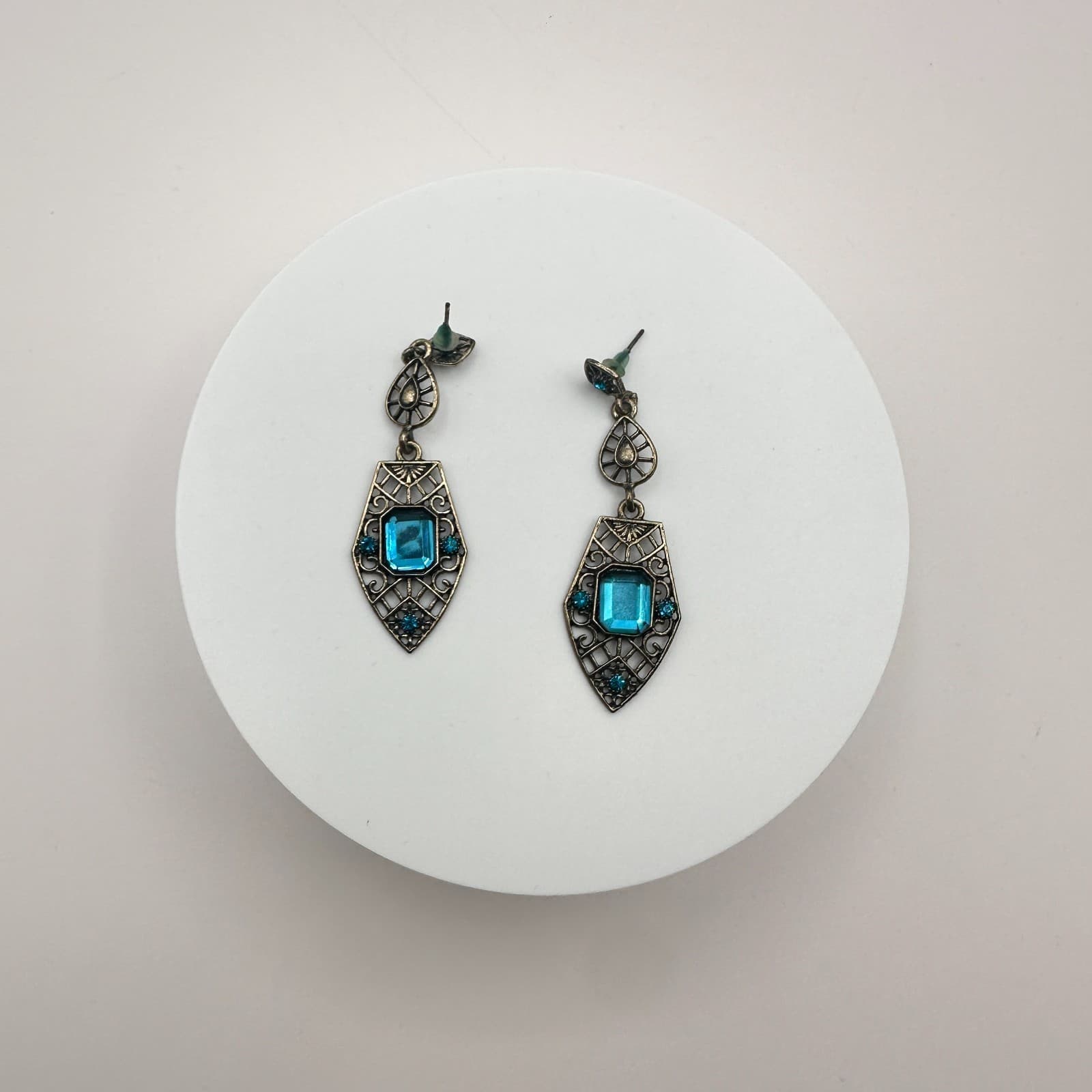Vintage 90s Deco Aquamarine Dangle Earrings Silver Tone Filigree Classic Jewelry - Thumbnail 2